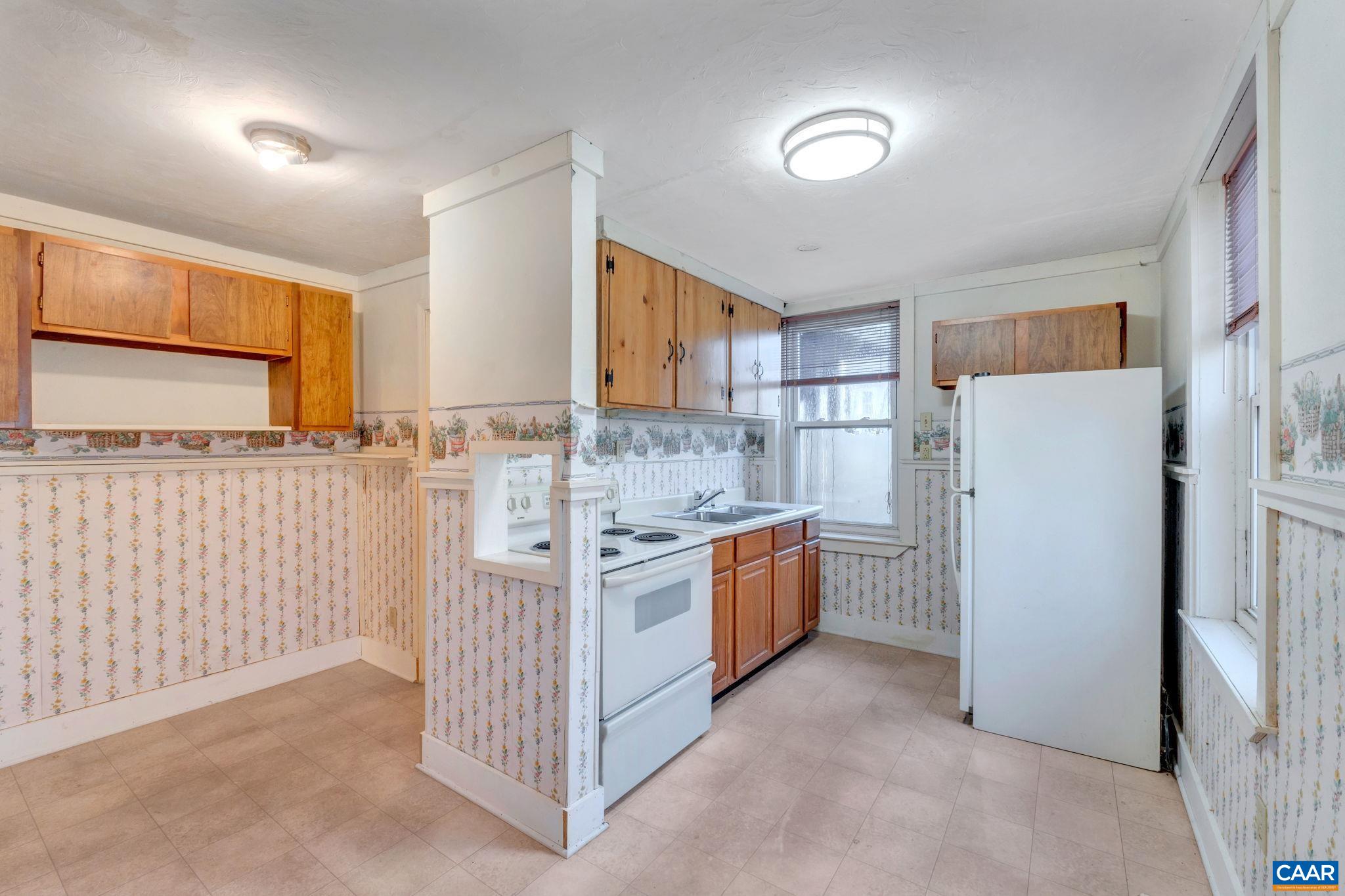 138 BUCKINGHAM CIR