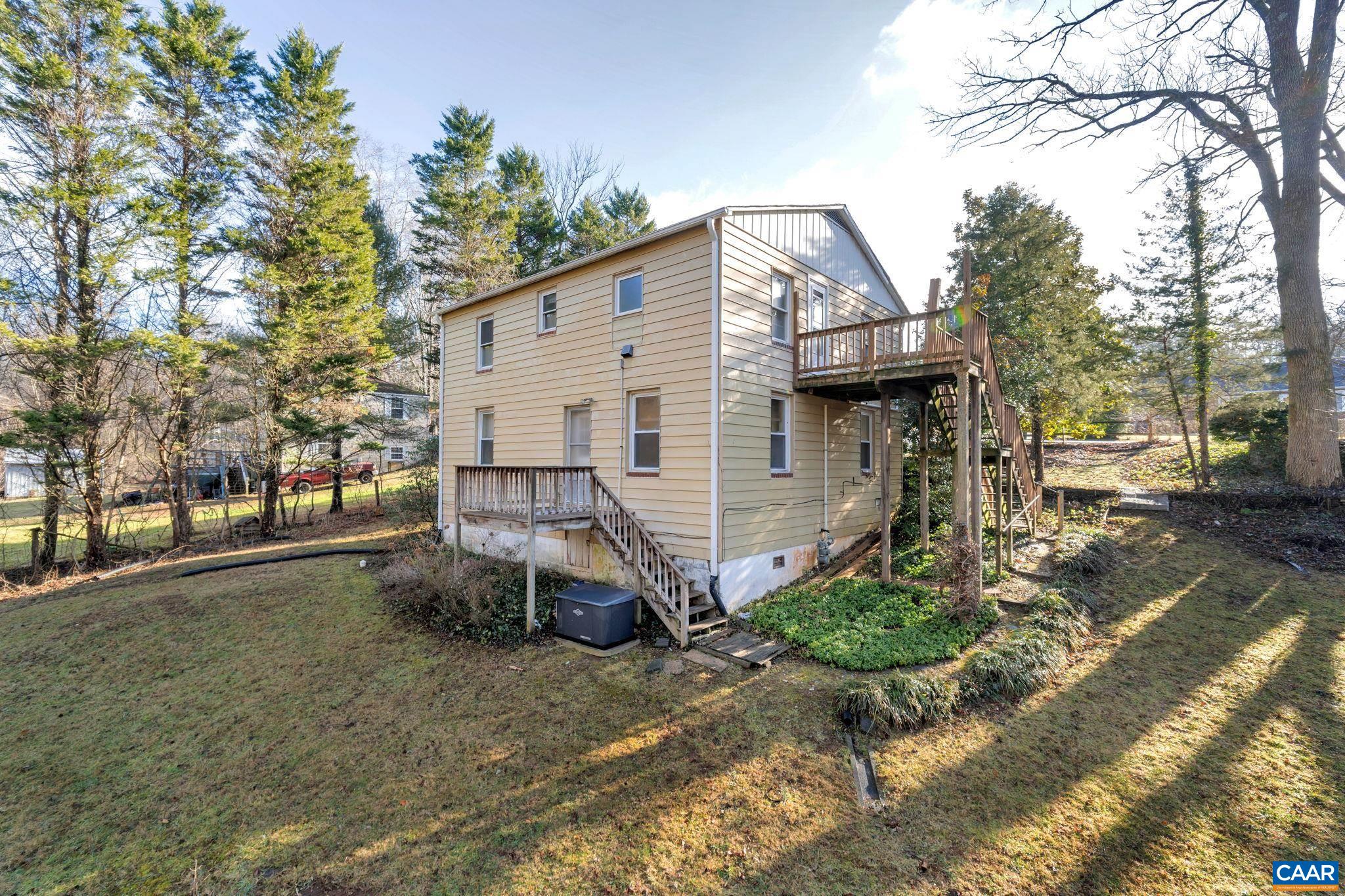 138 BUCKINGHAM CIR