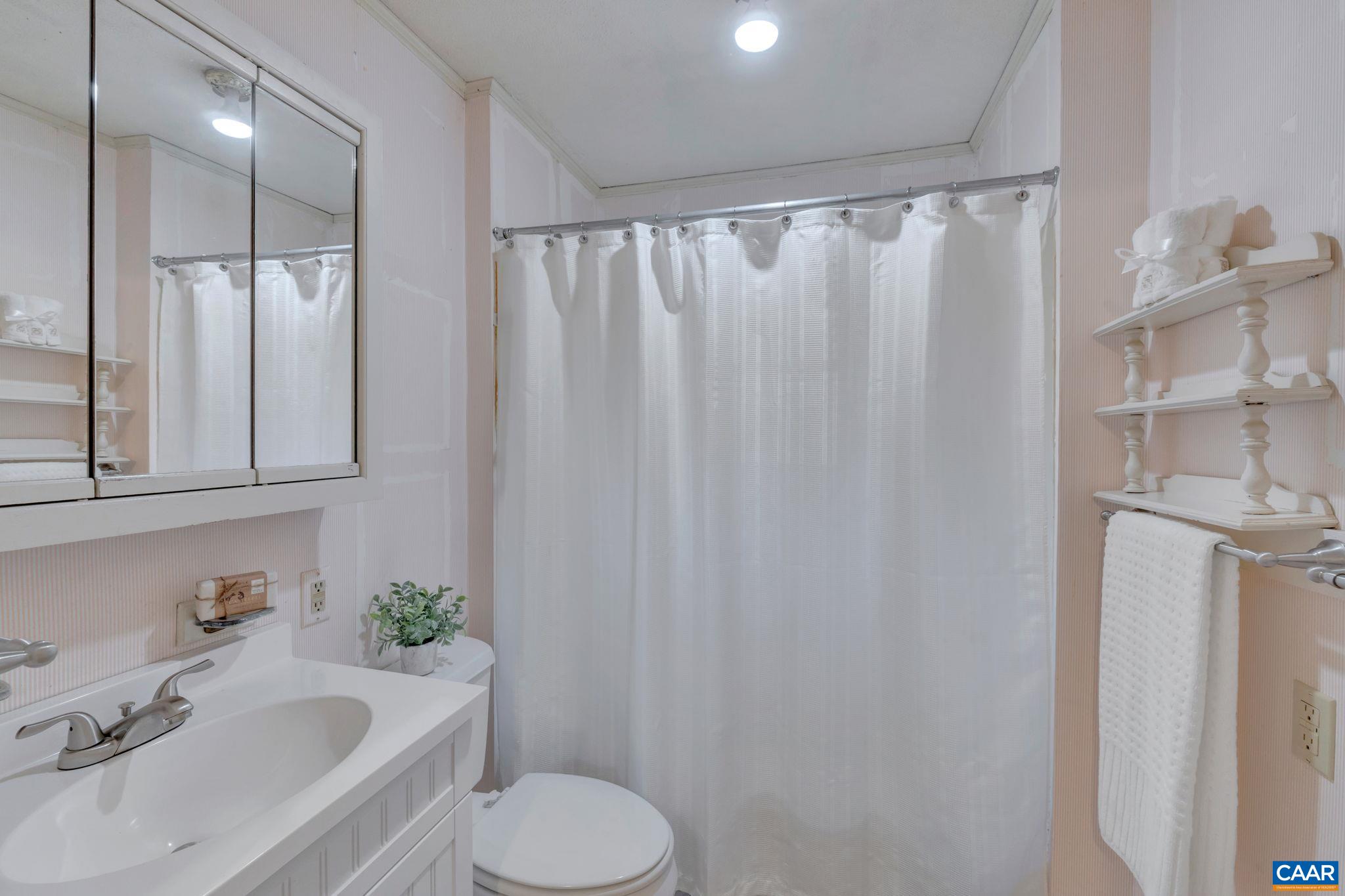 138 BUCKINGHAM CIR