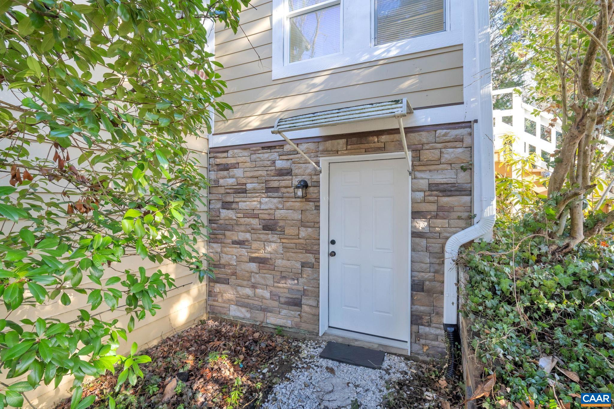 138 BUCKINGHAM CIR