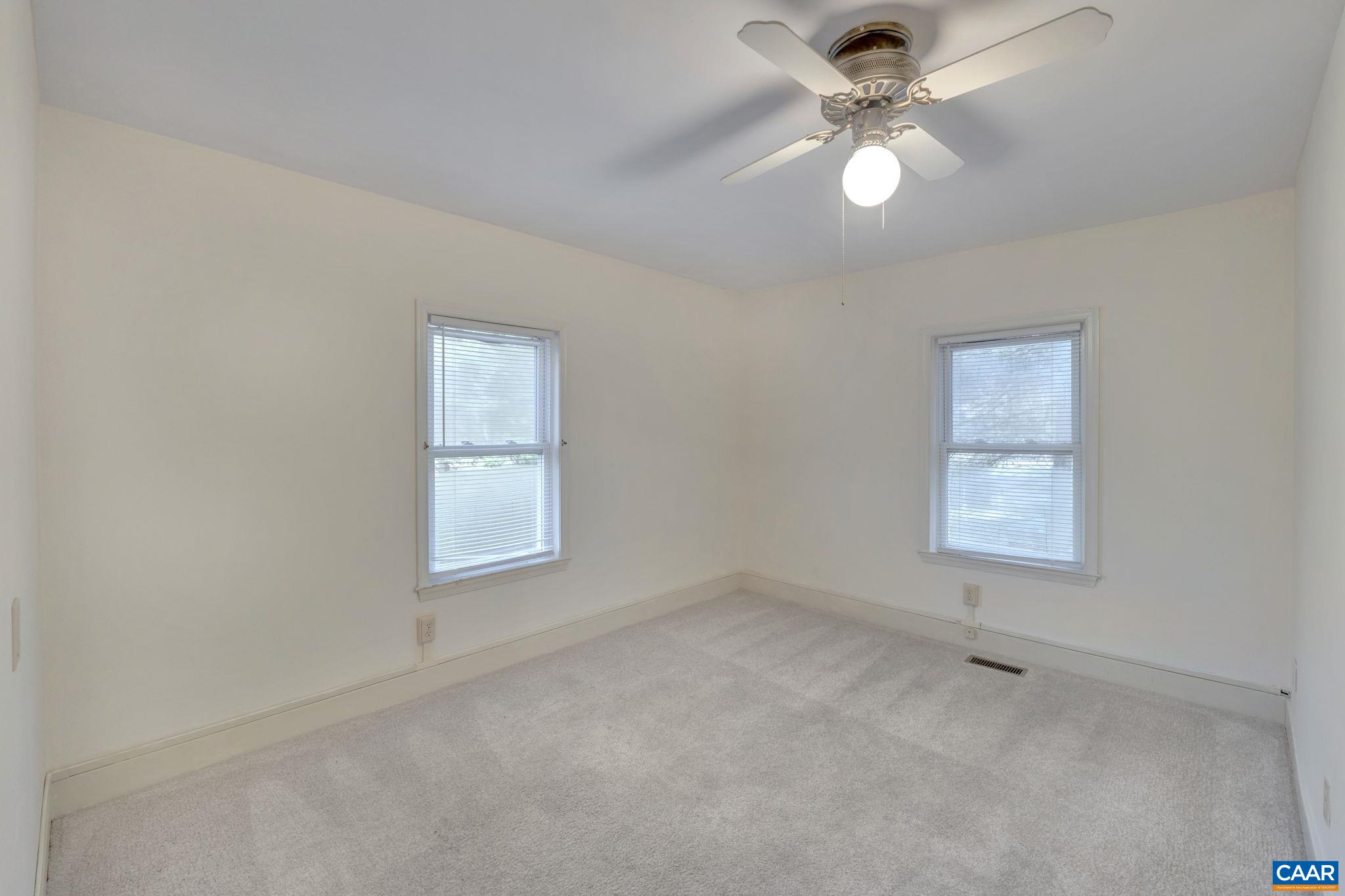 138 BUCKINGHAM CIR