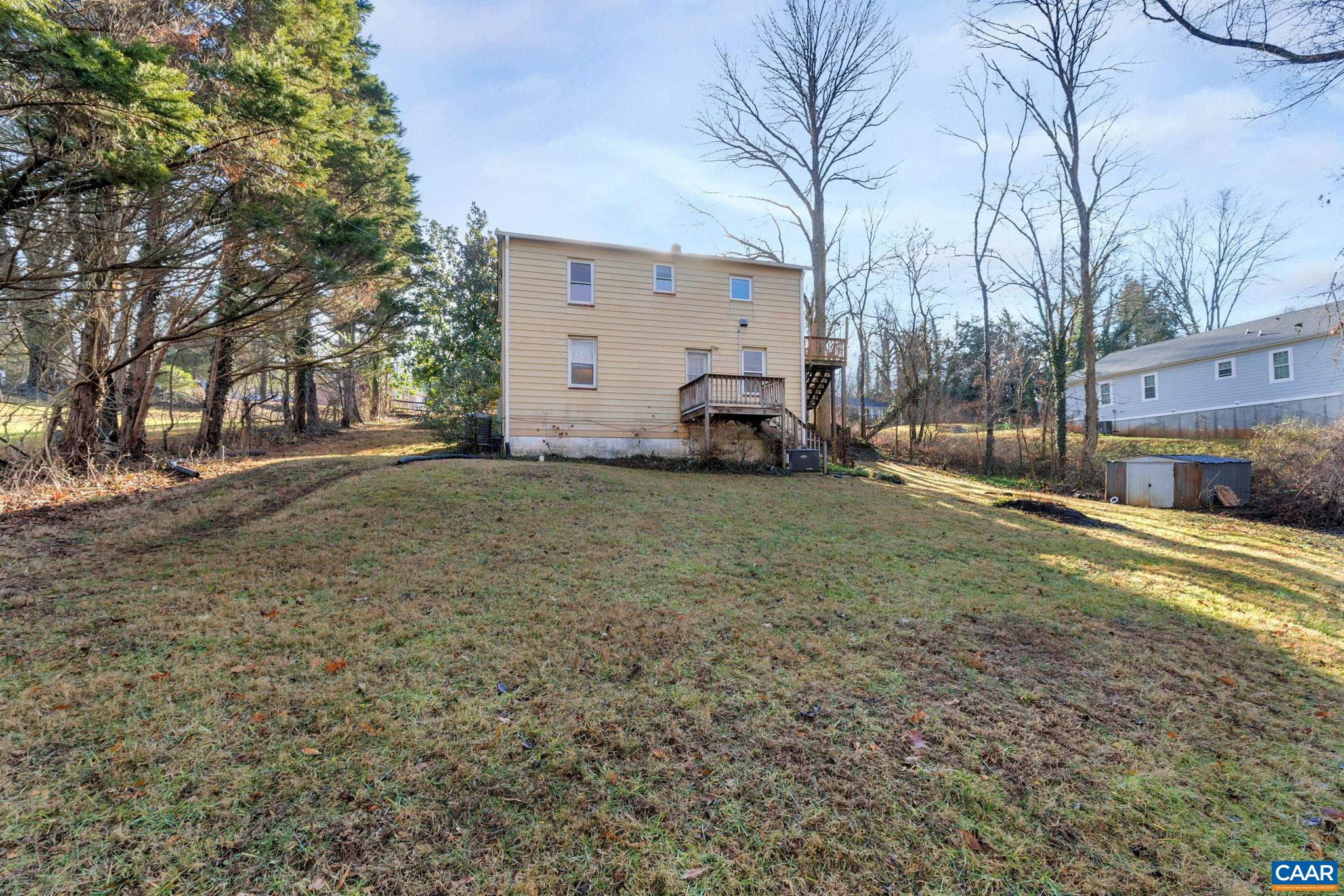138 BUCKINGHAM CIR