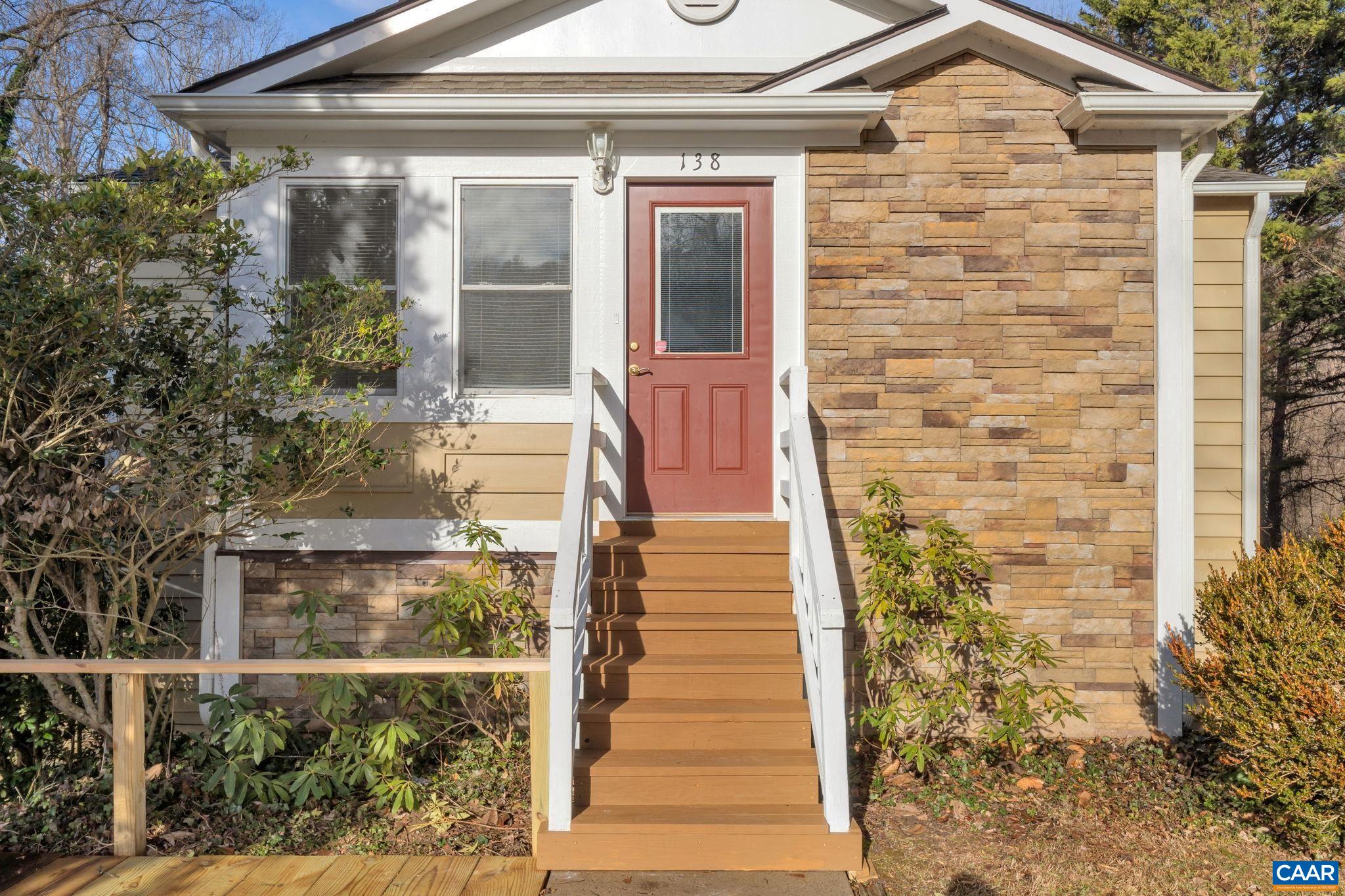 138 BUCKINGHAM CIR