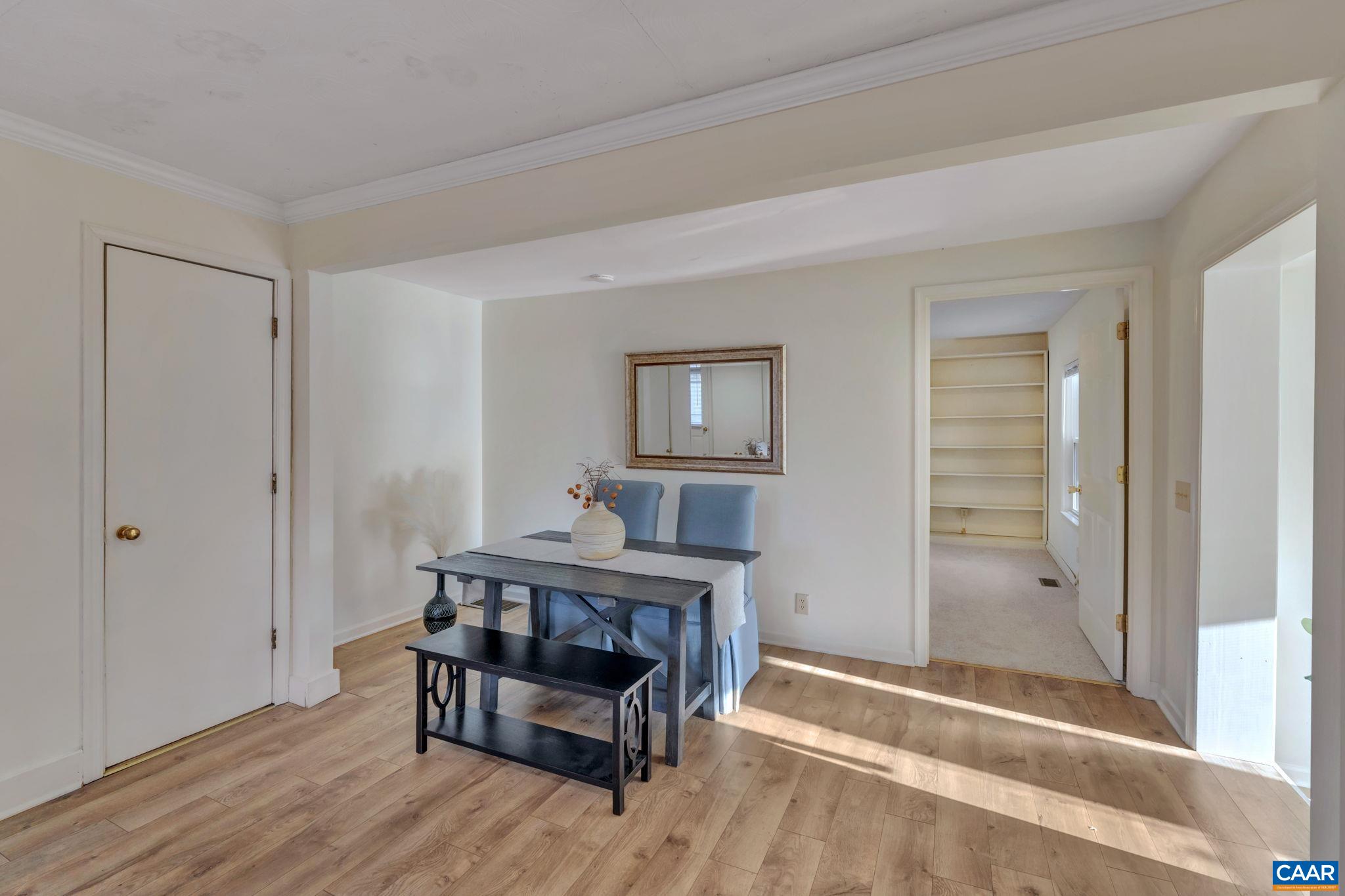 138 BUCKINGHAM CIR