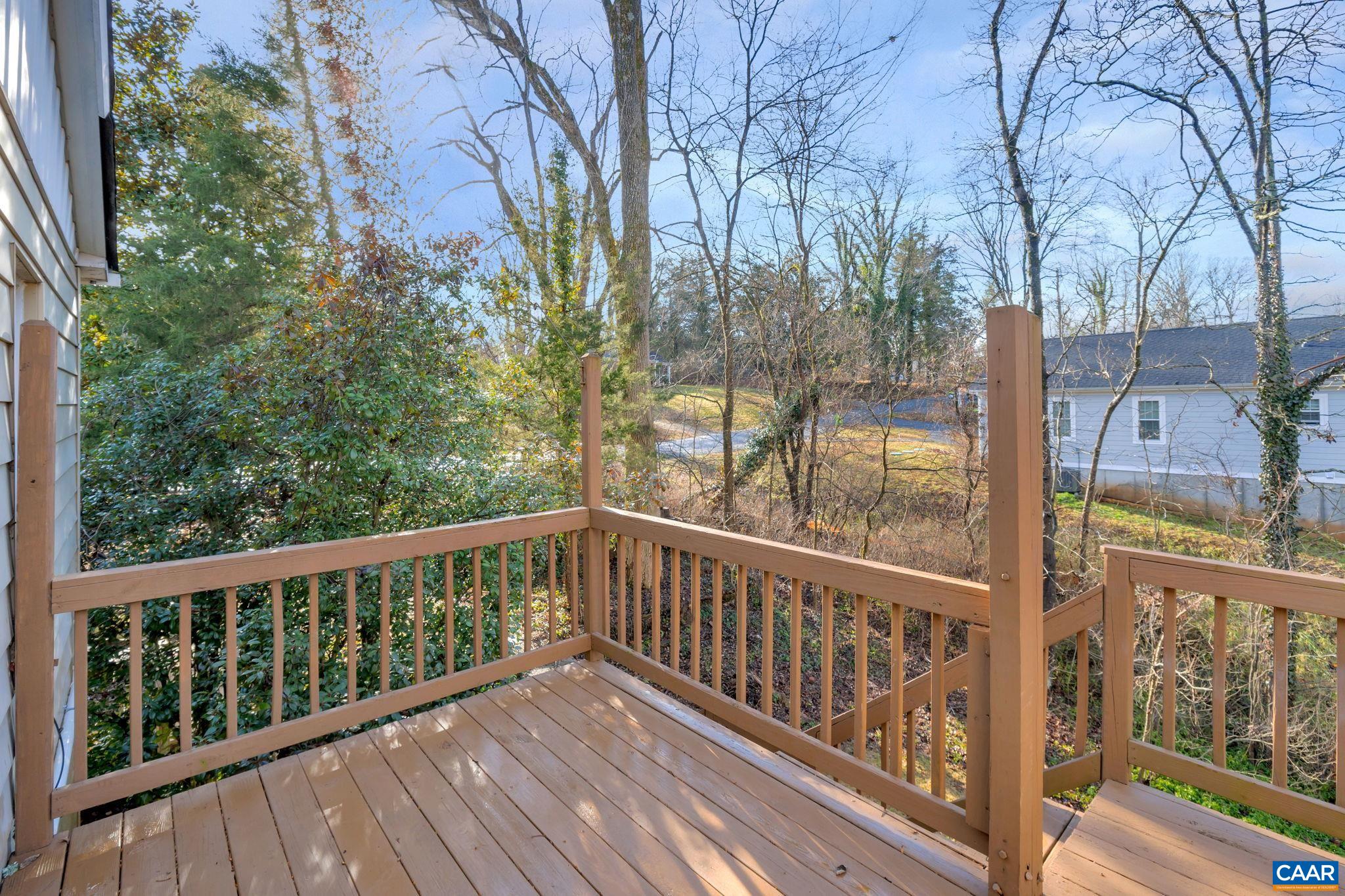 138 BUCKINGHAM CIR