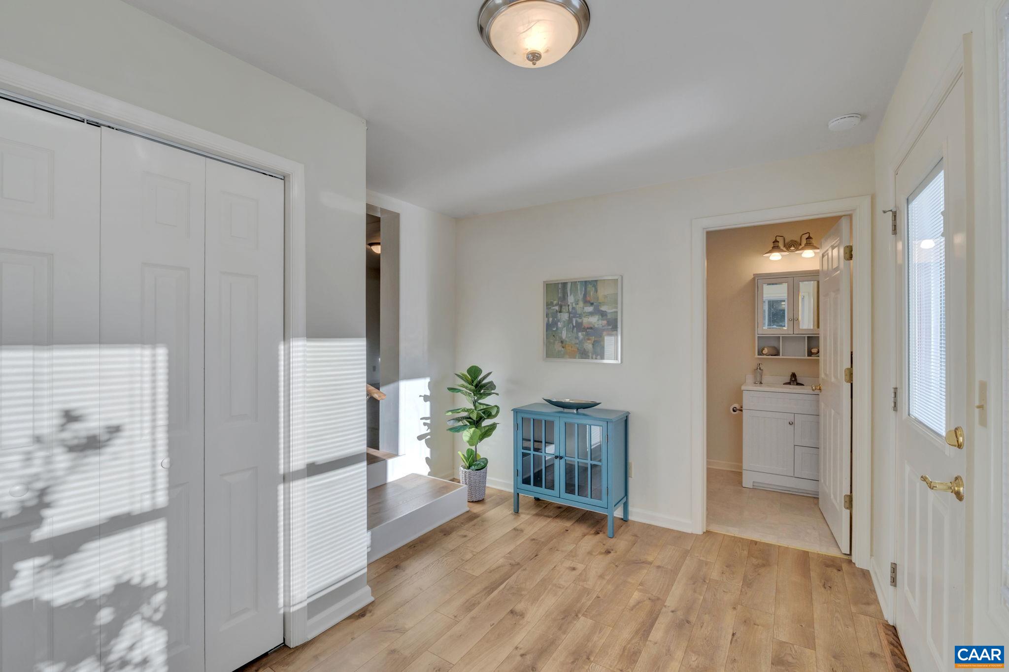 138 BUCKINGHAM CIR