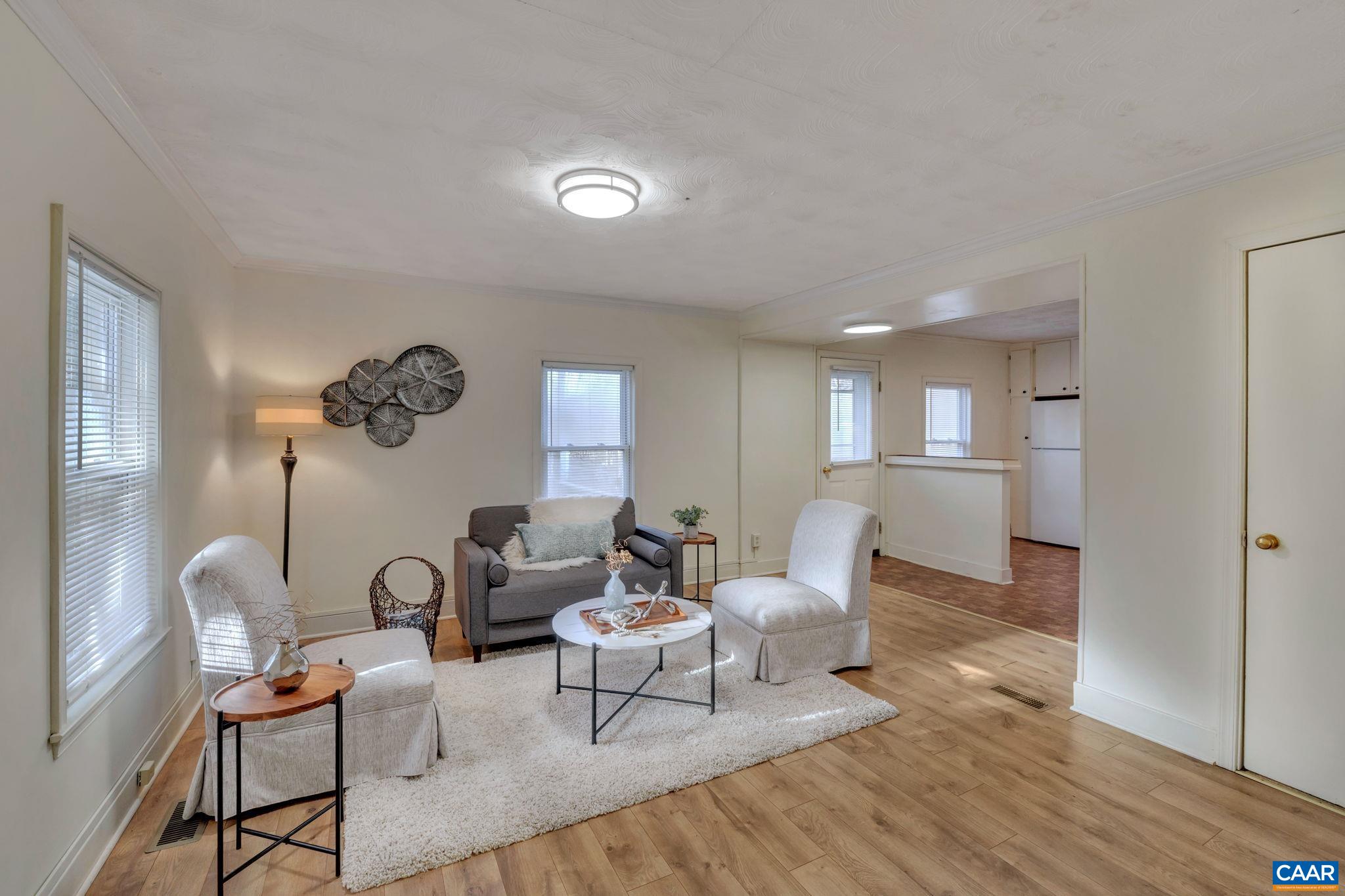 138 BUCKINGHAM CIR