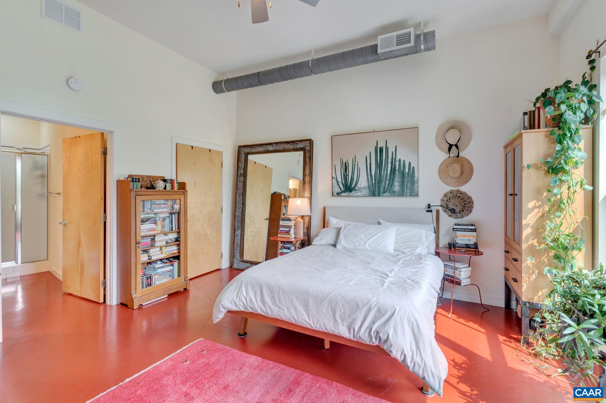 202 DOUGLAS AVE Unit: 2E