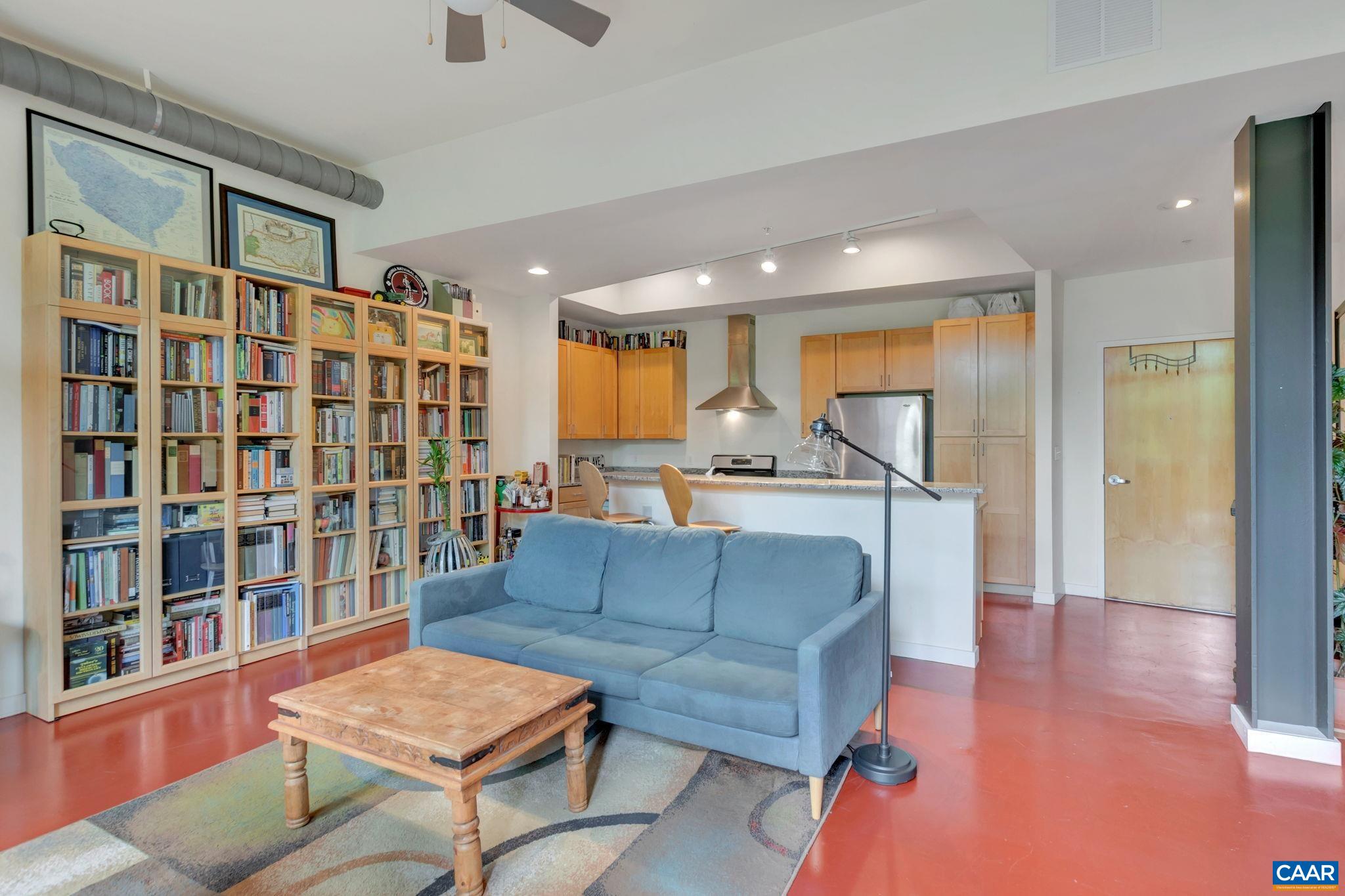 202 DOUGLAS AVE Unit: 2E