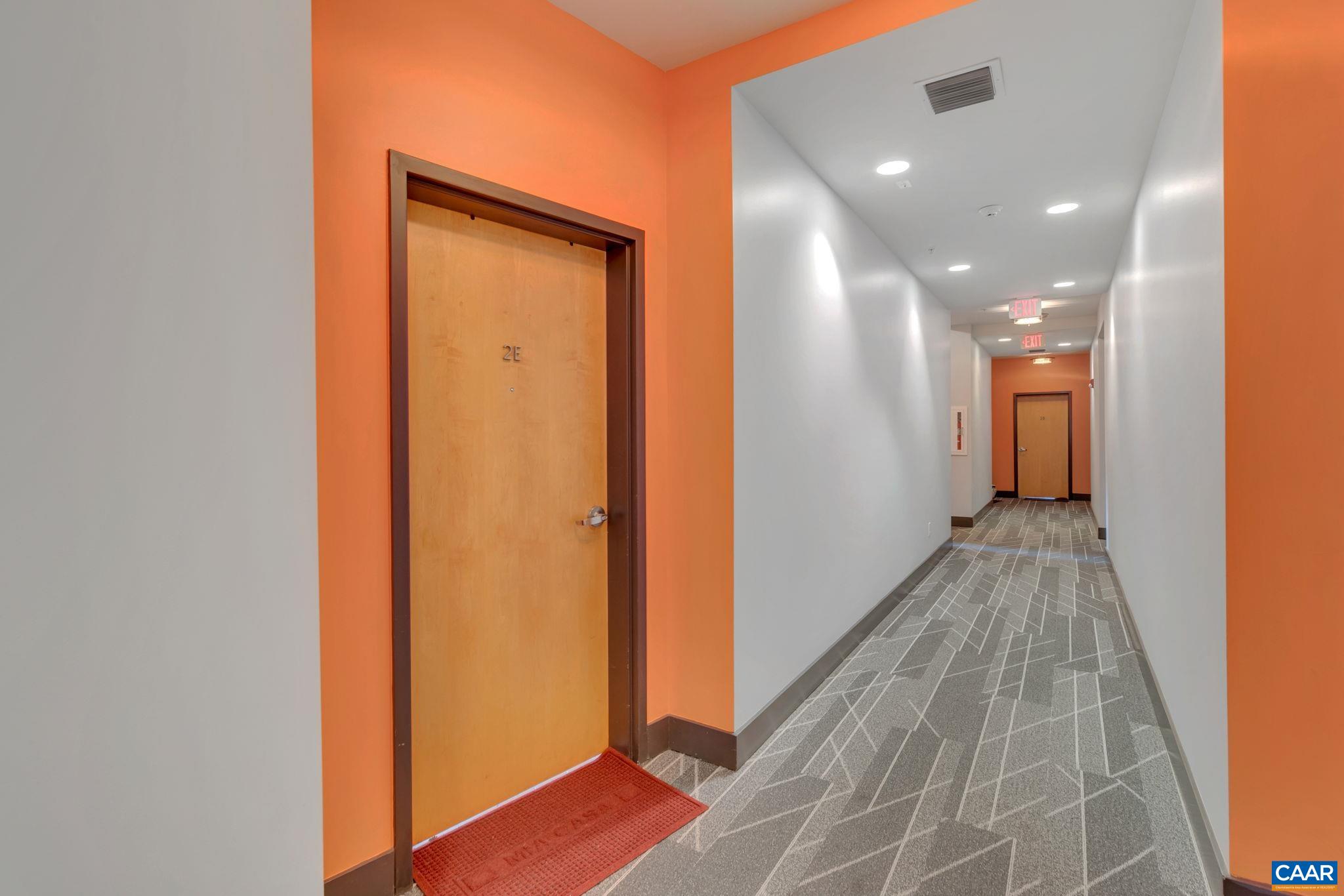 202 DOUGLAS AVE Unit: 2E