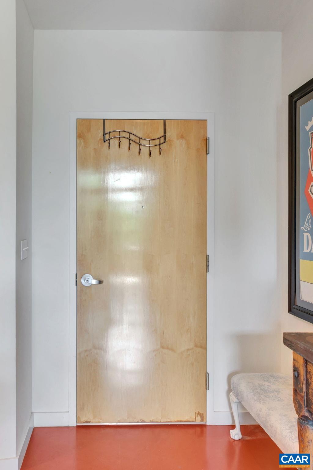 202 DOUGLAS AVE Unit: 2E