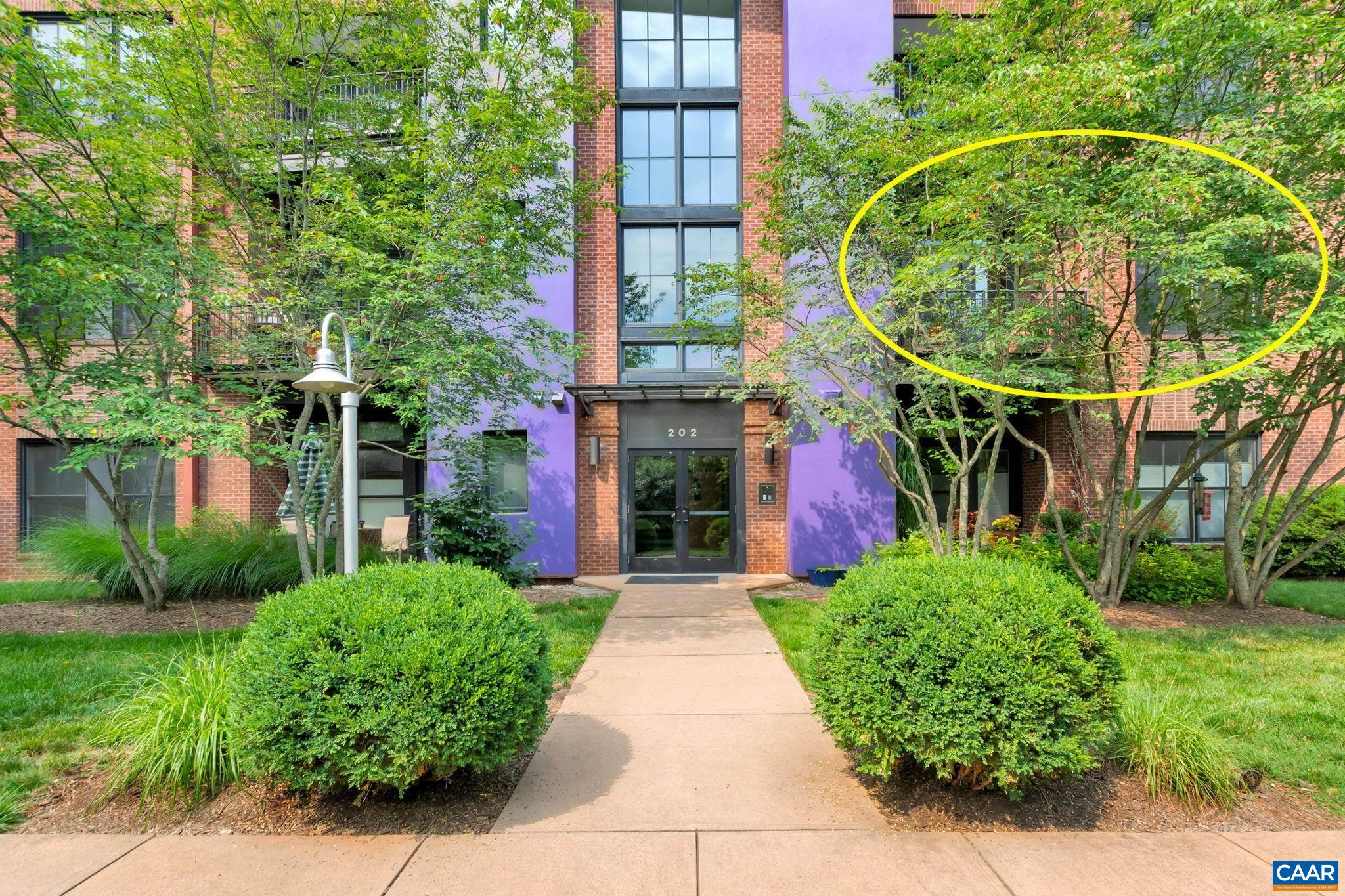 202 DOUGLAS AVE Unit: 2E