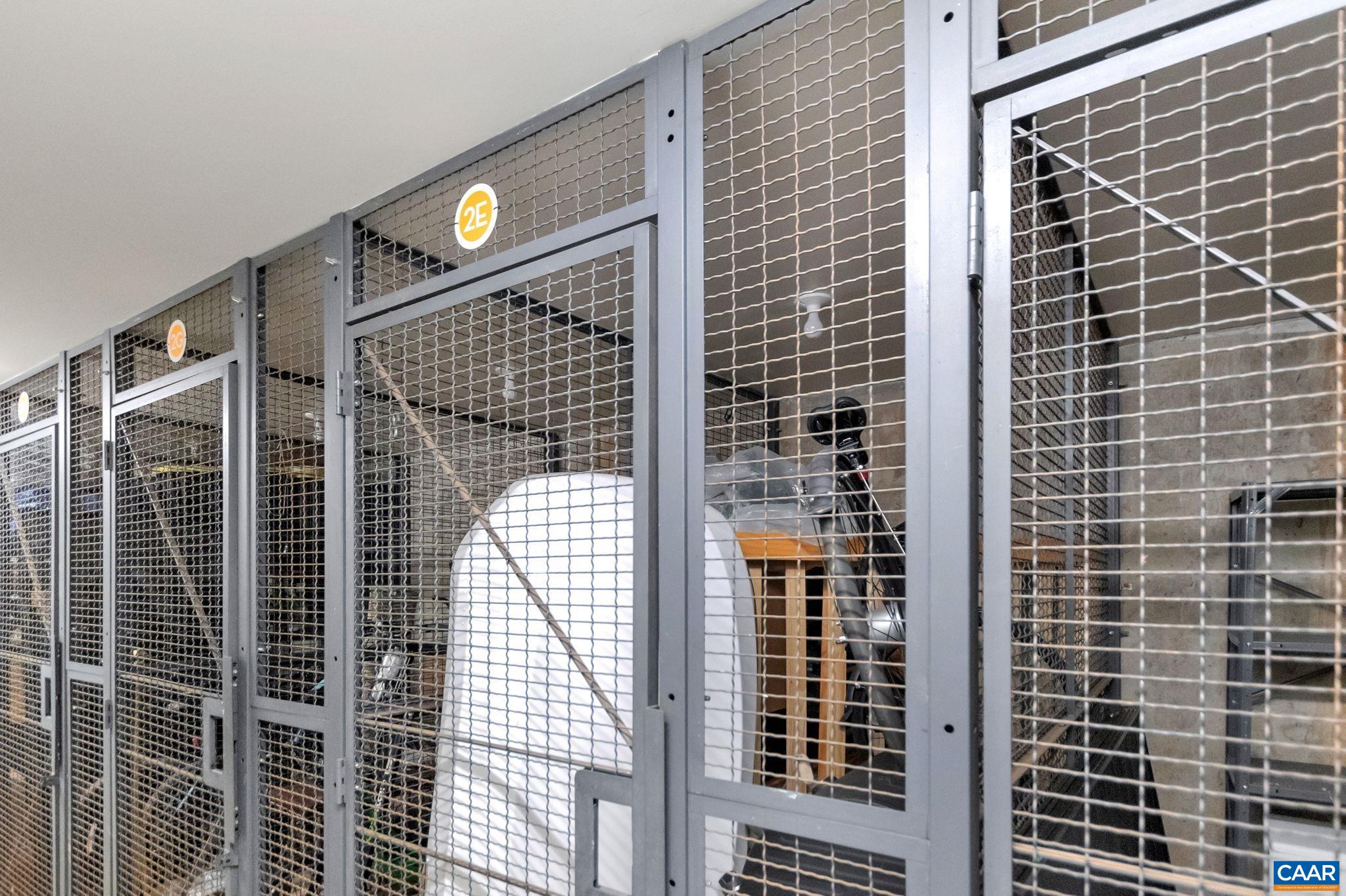 202 DOUGLAS AVE Unit: 2E