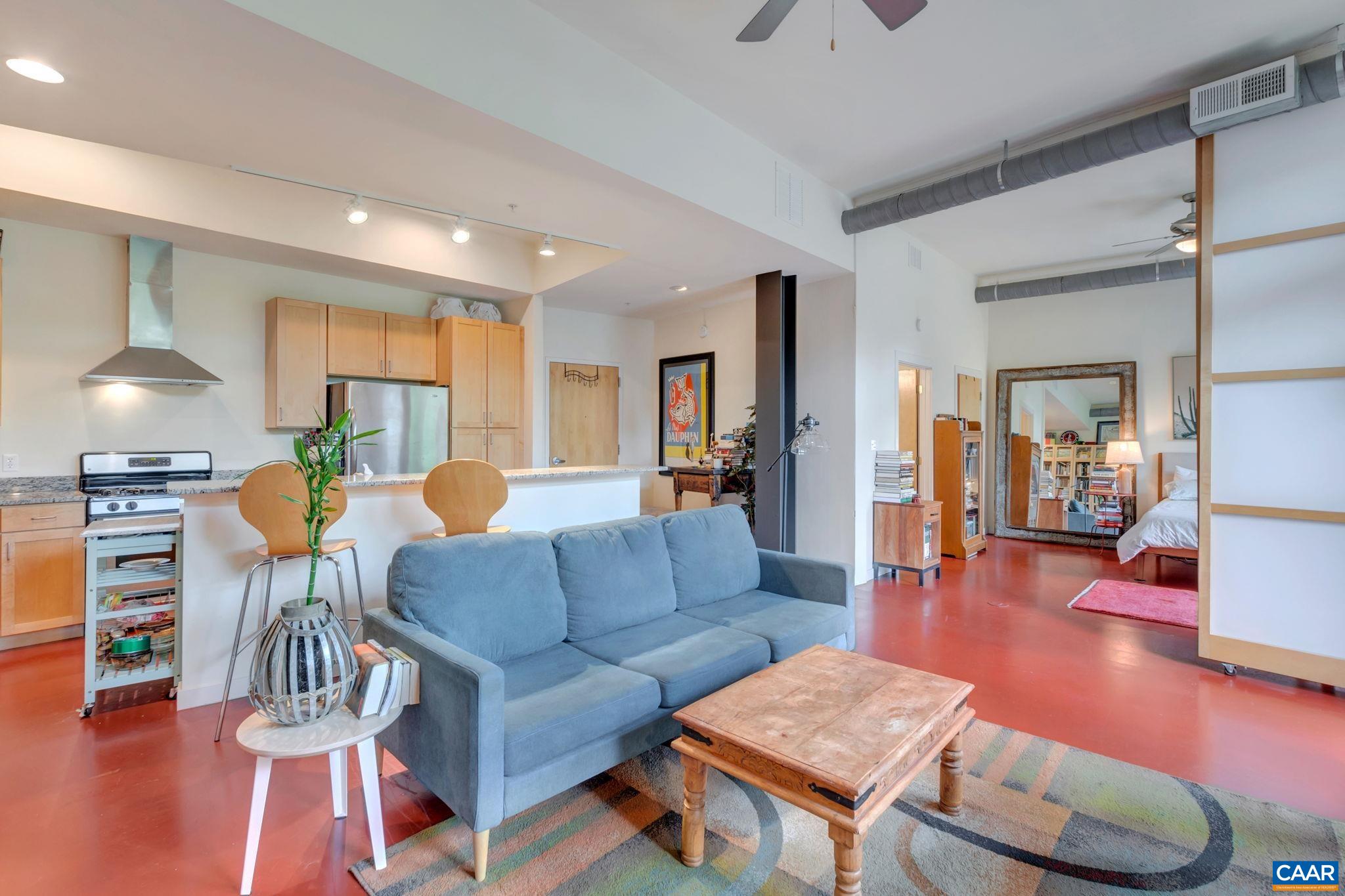 202 DOUGLAS AVE Unit: 2E