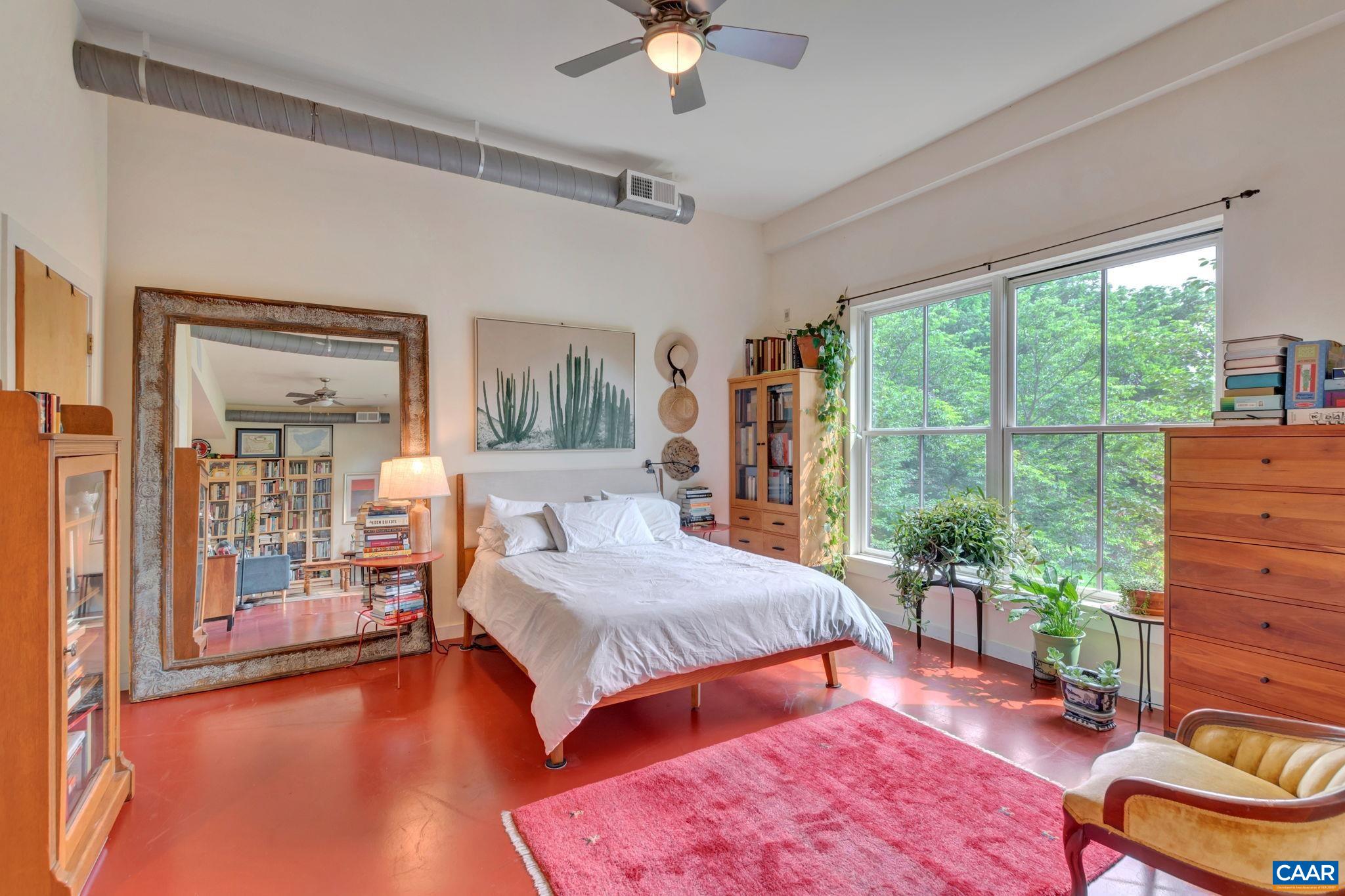 202 DOUGLAS AVE Unit: 2E