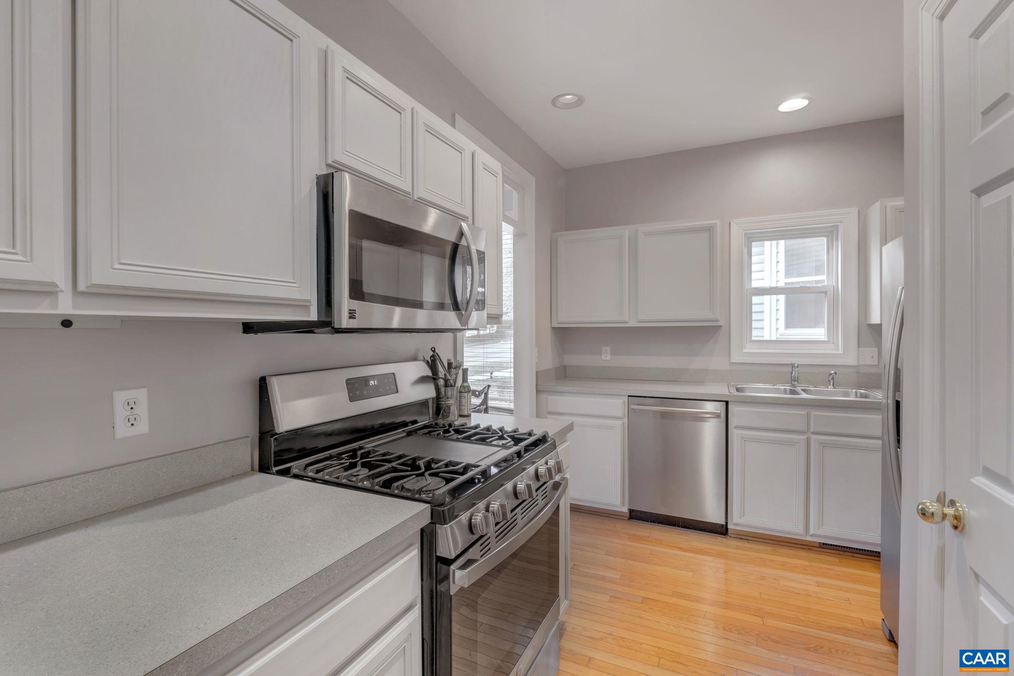 1105 DRUID AVE Unit: M
