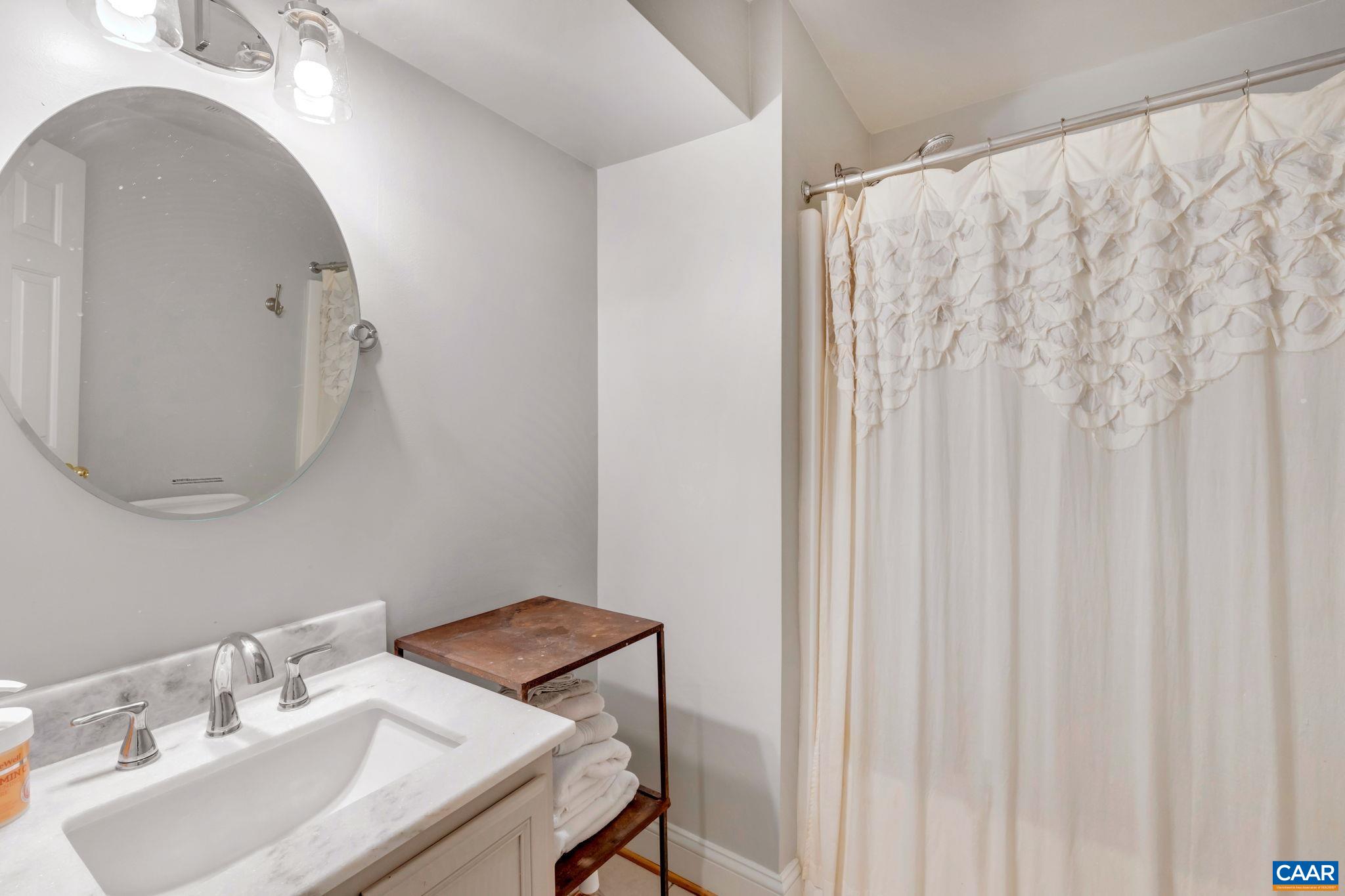 1105 DRUID AVE Unit: M