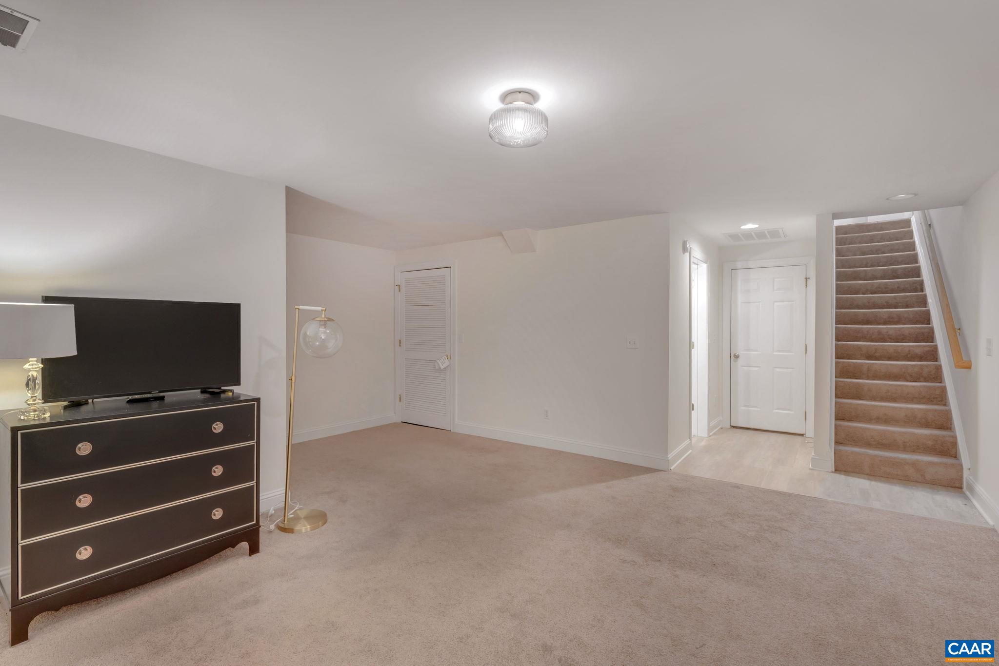 1105 DRUID AVE Unit: M