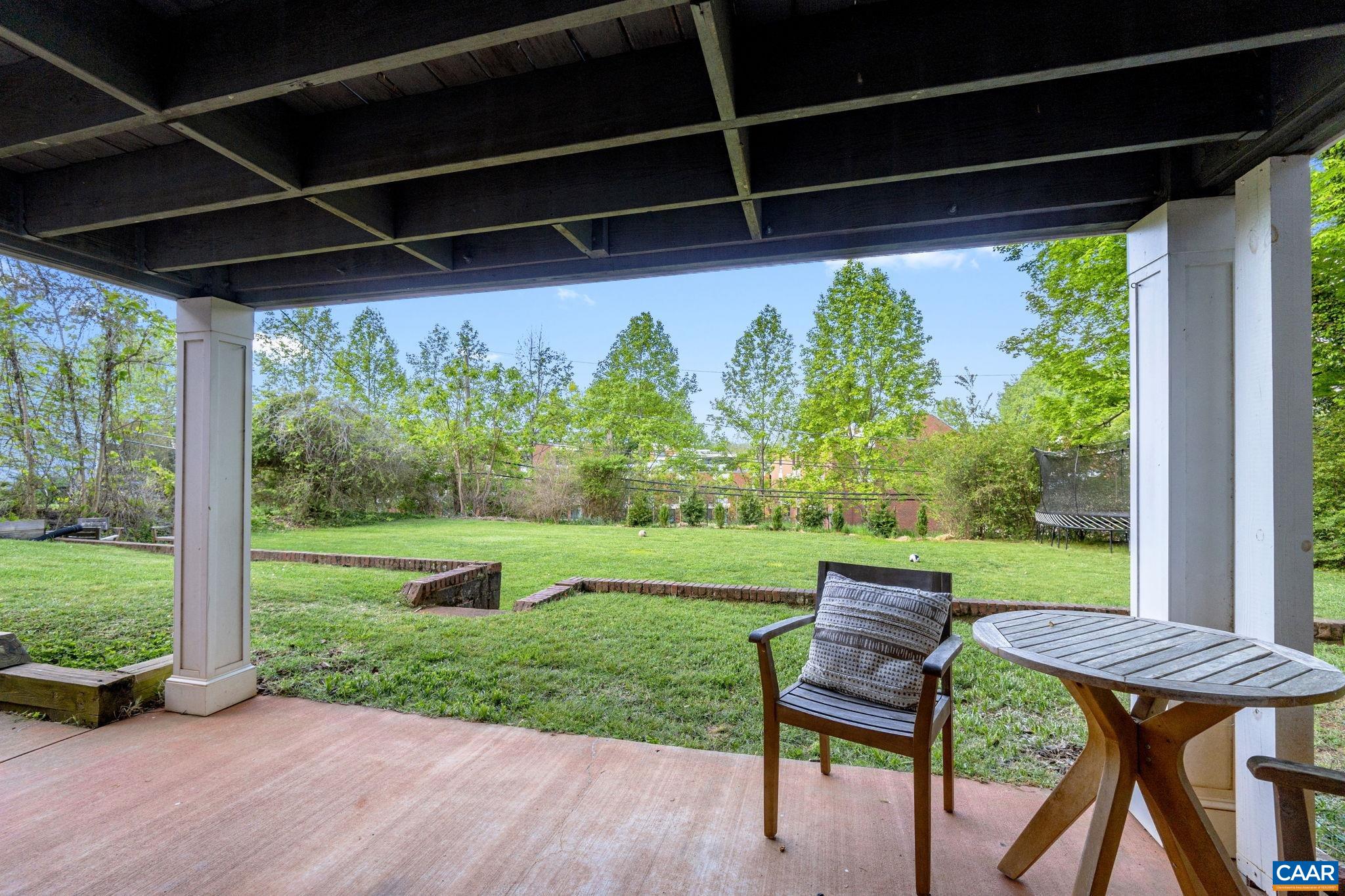 31 UNIVERSITY CIR