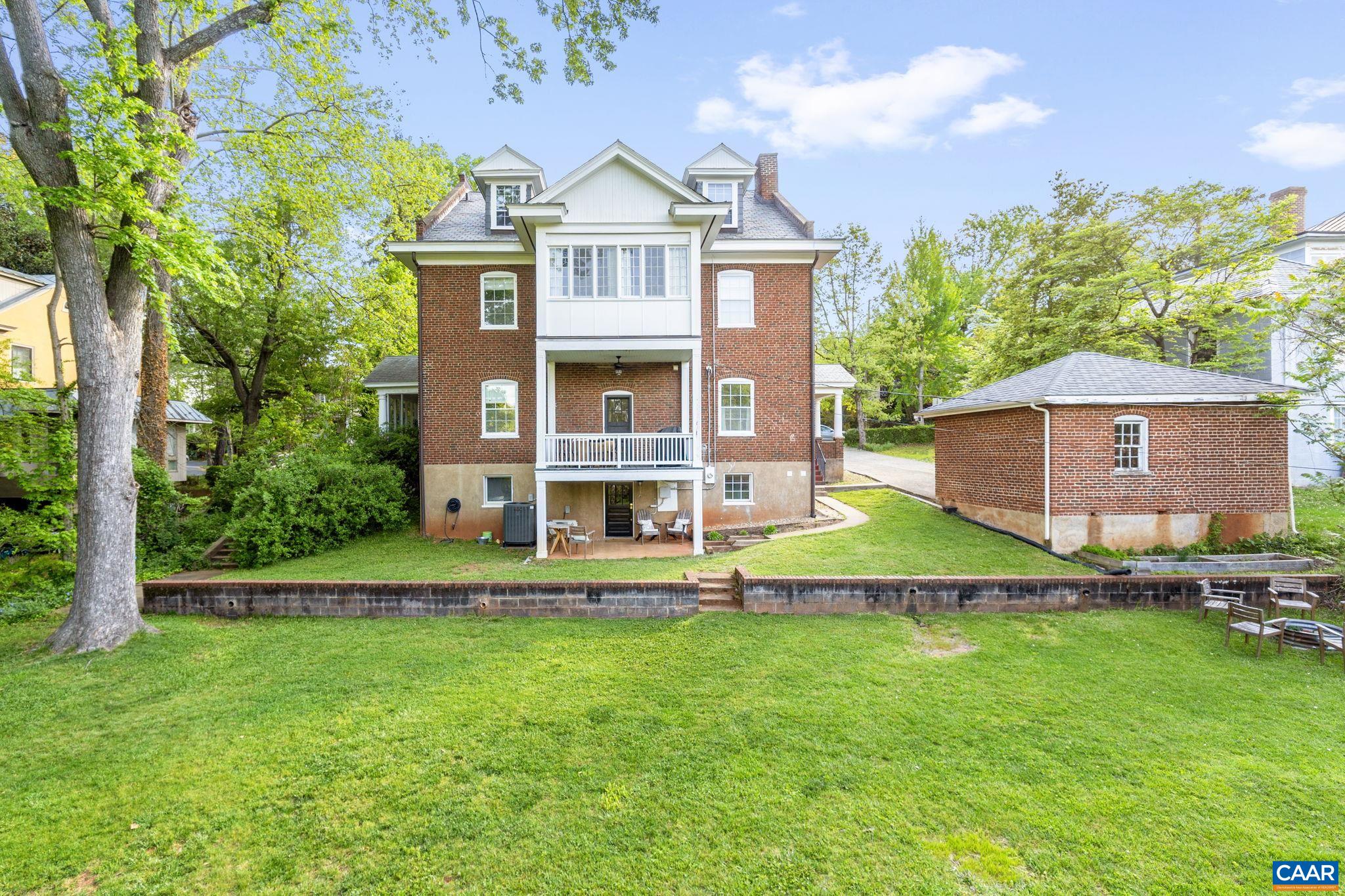 31 UNIVERSITY CIR