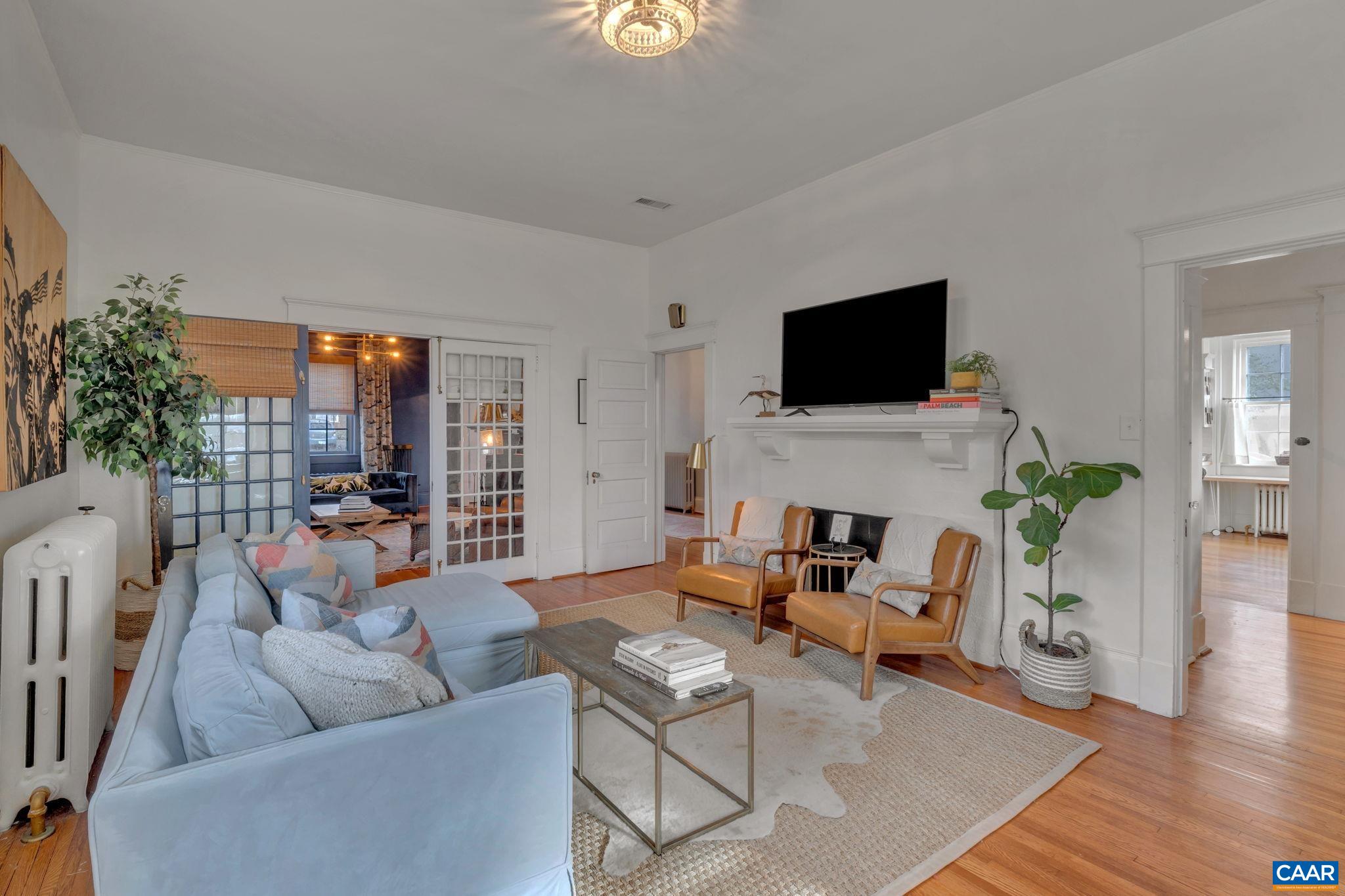 31 UNIVERSITY CIR