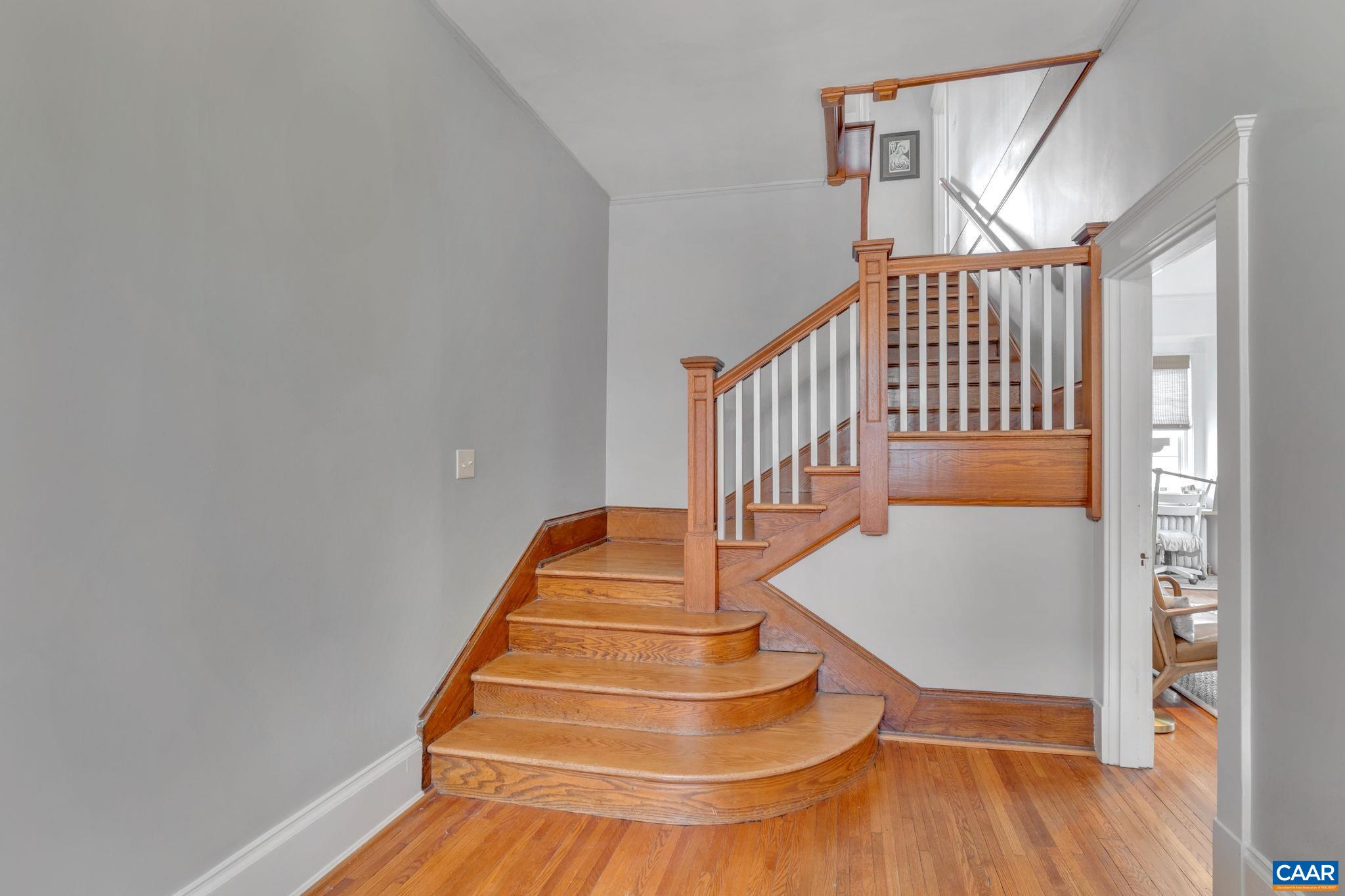 31 UNIVERSITY CIR