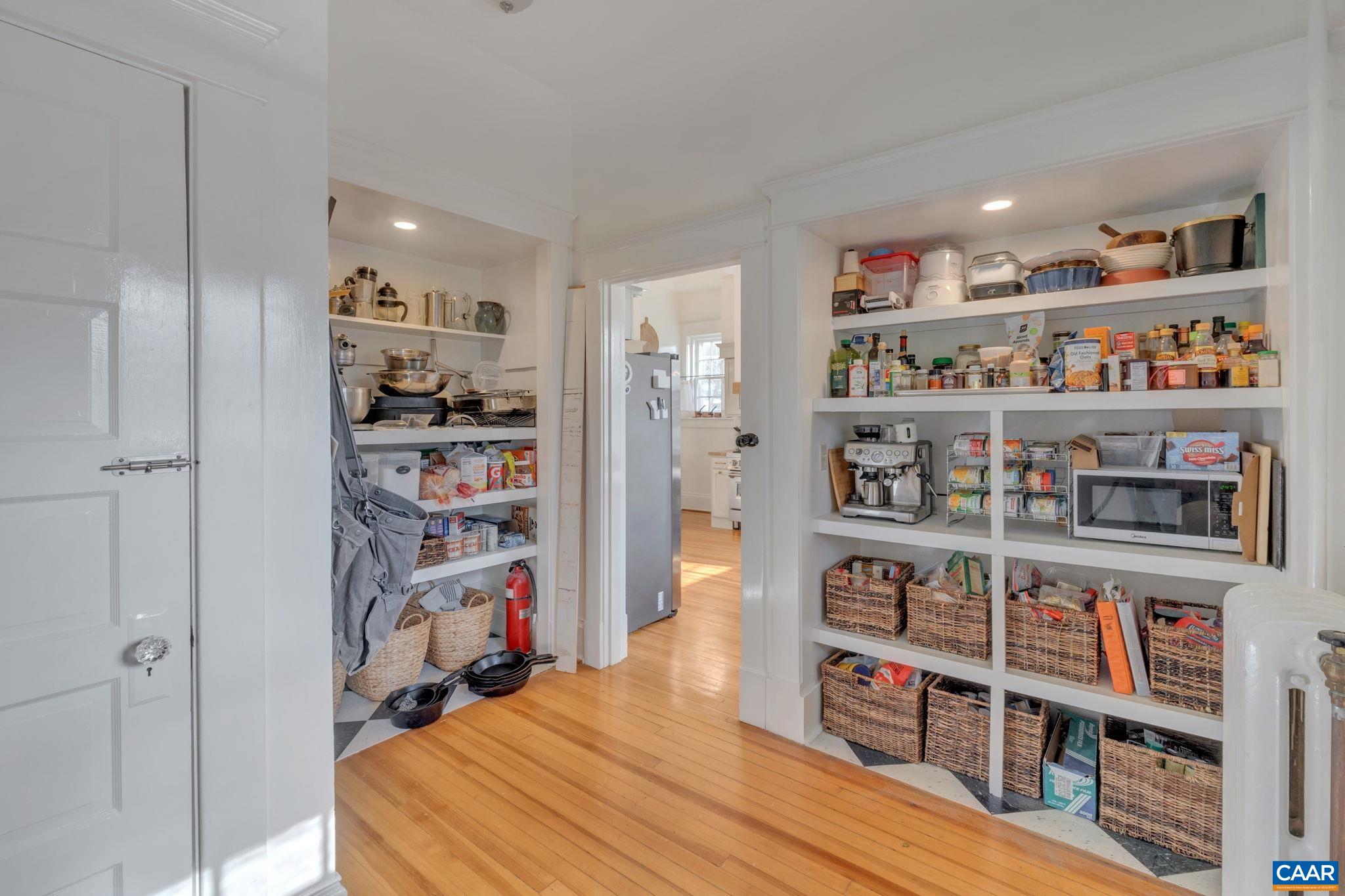 31 UNIVERSITY CIR