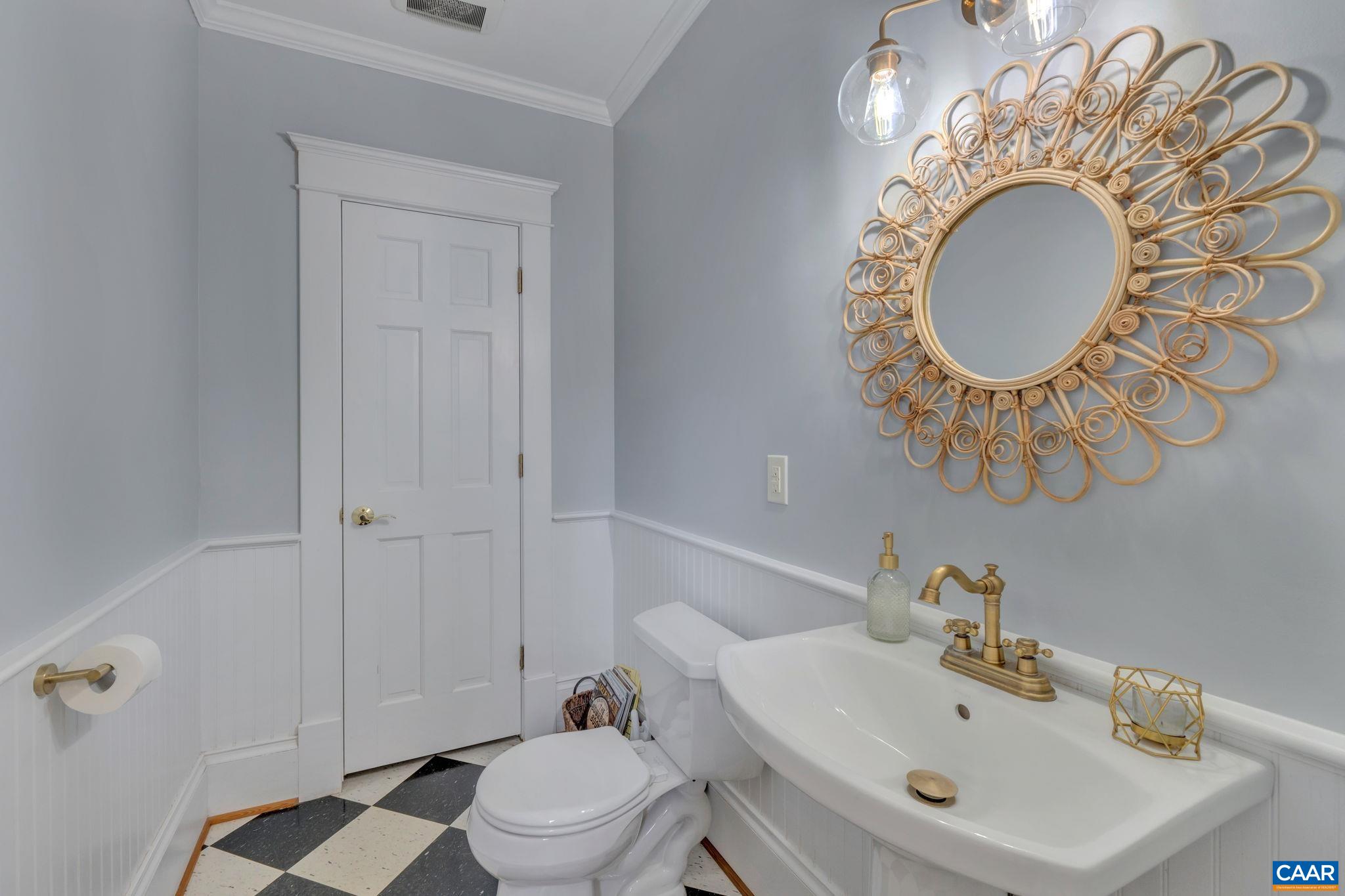 31 UNIVERSITY CIR