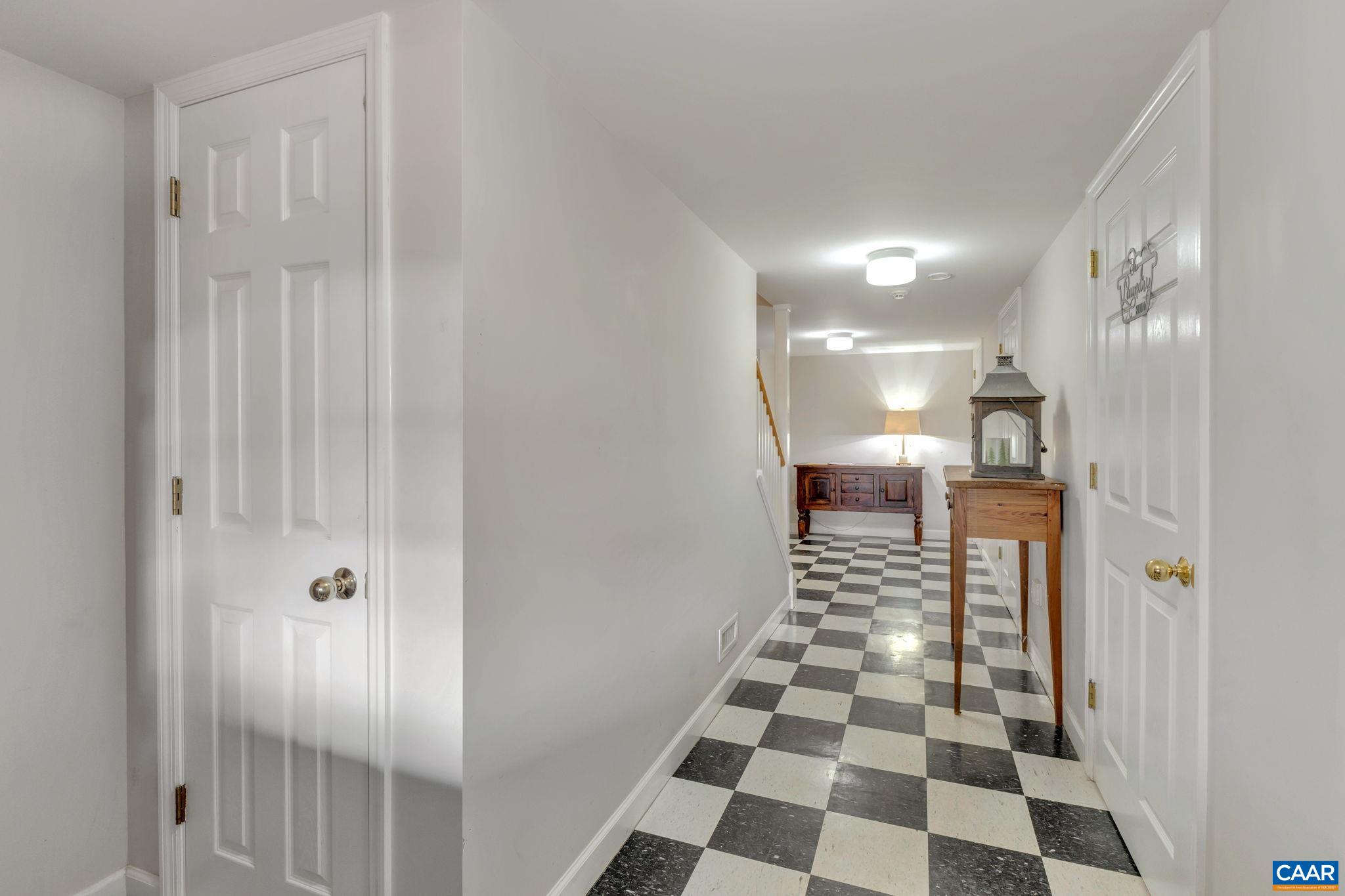 31 UNIVERSITY CIR