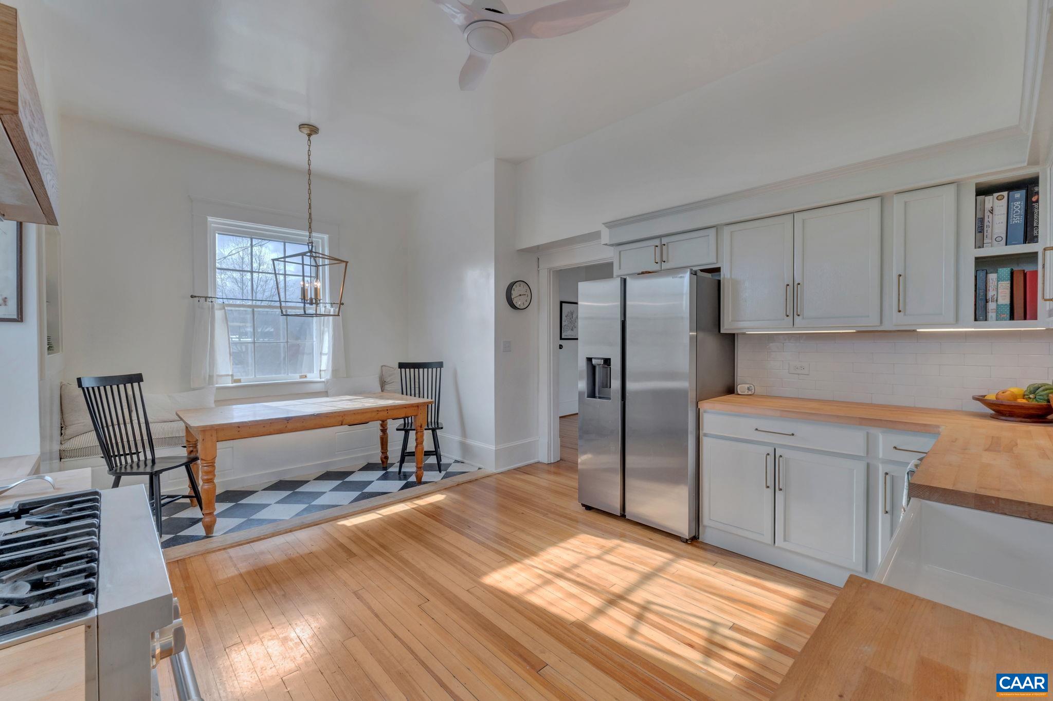 31 UNIVERSITY CIR