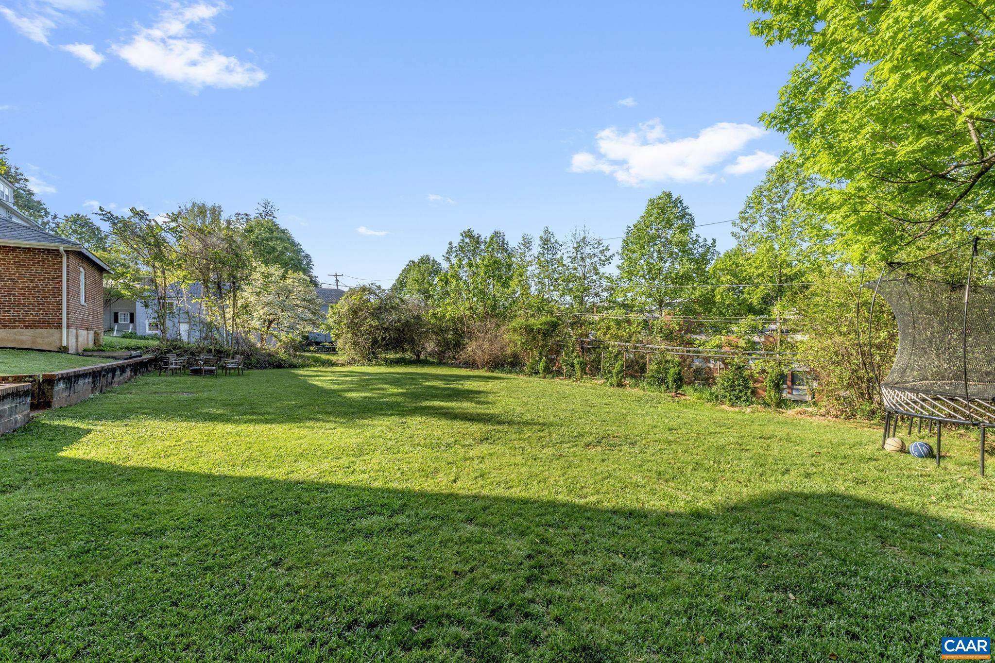 31 UNIVERSITY CIR