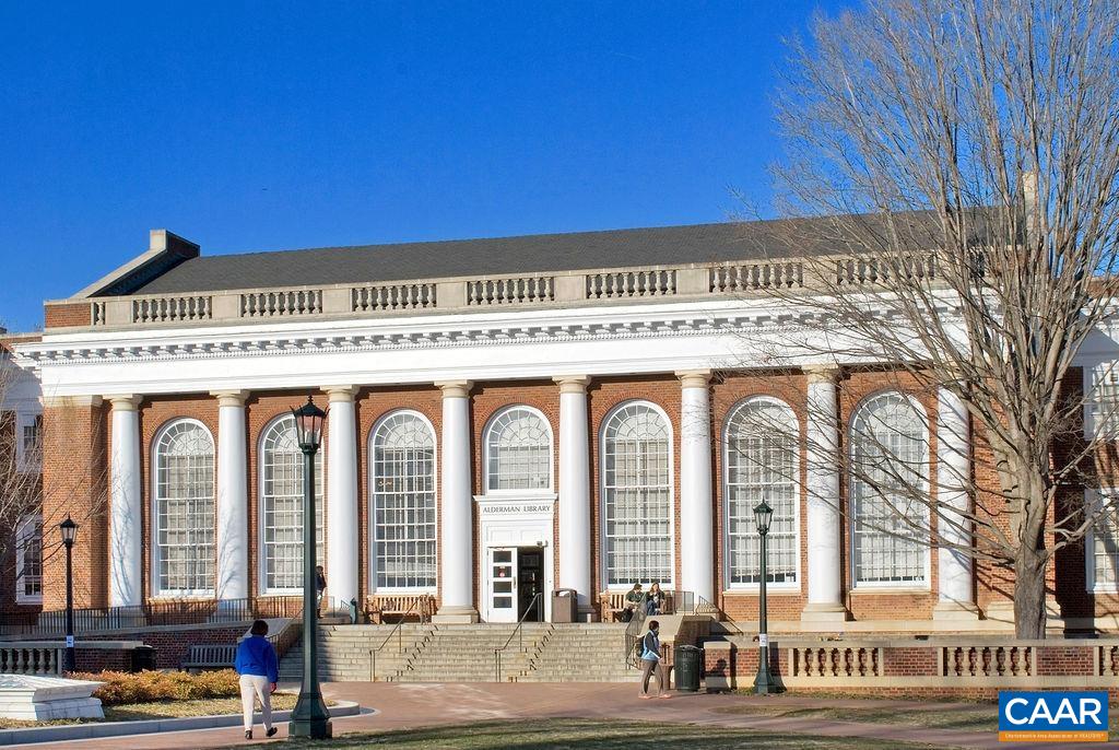 31 UNIVERSITY CIR