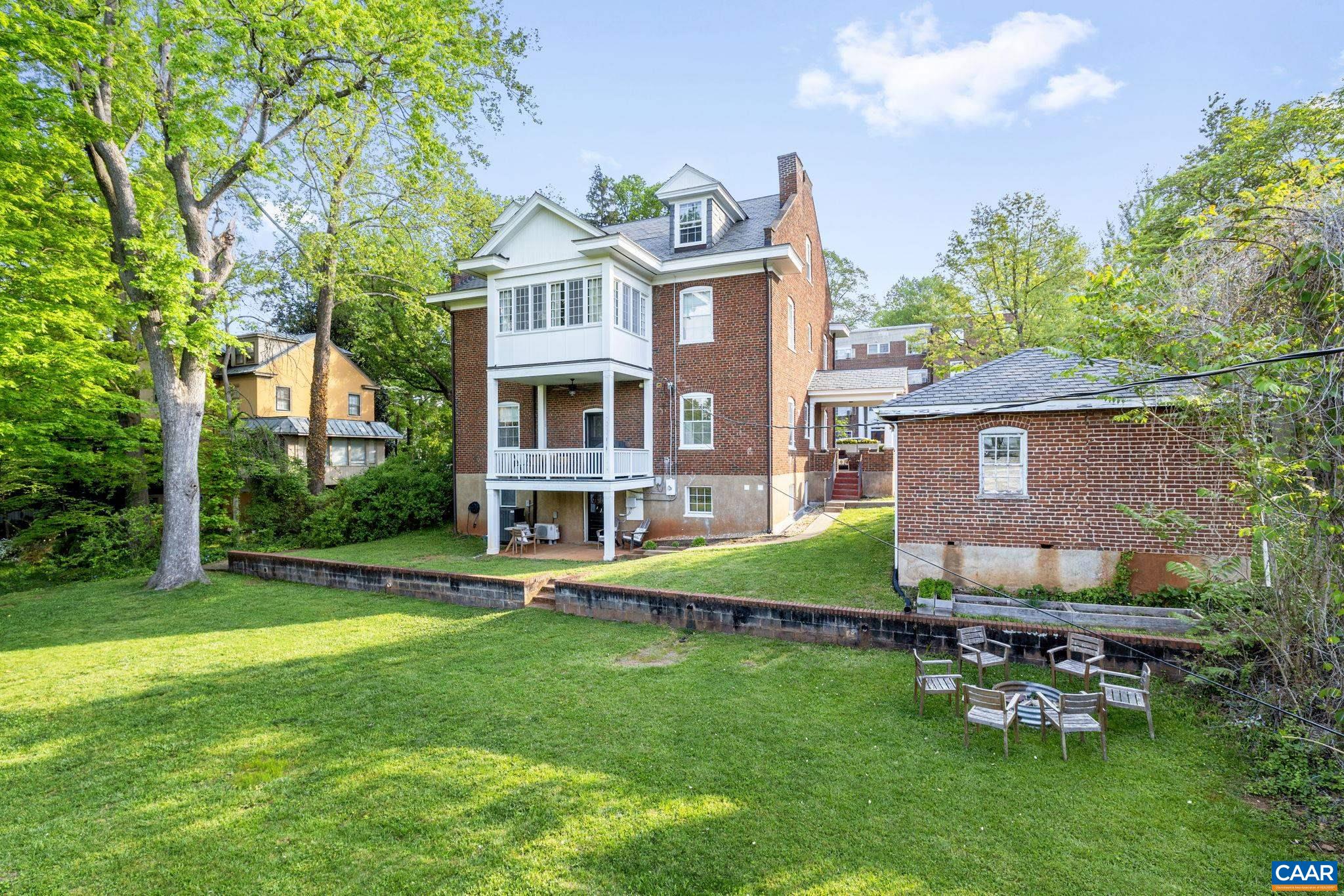 31 UNIVERSITY CIR