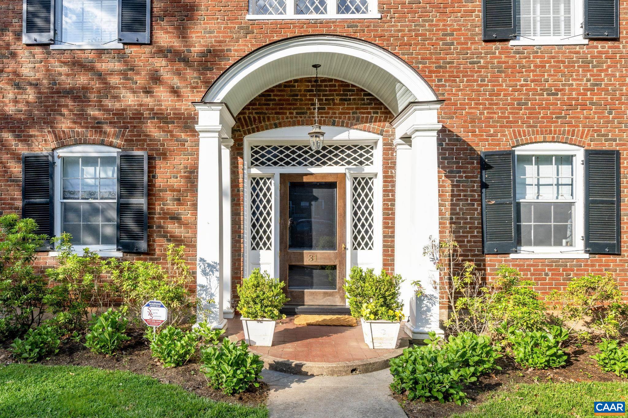 31 UNIVERSITY CIR