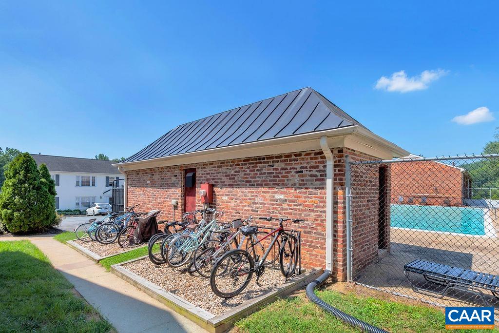 139 HESSIAN HILLS CIR Unit: 3