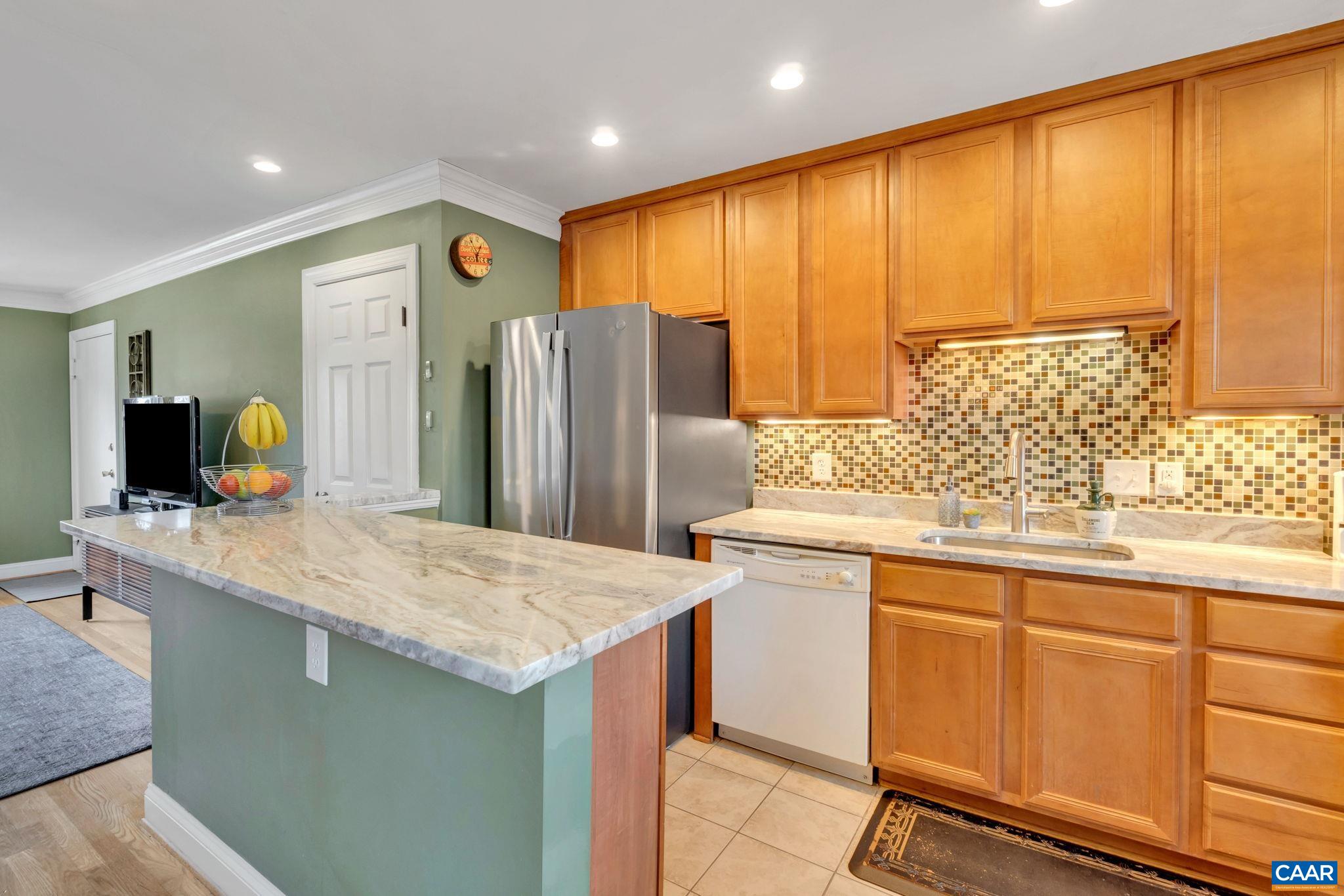139 HESSIAN HILLS CIR Unit: 3