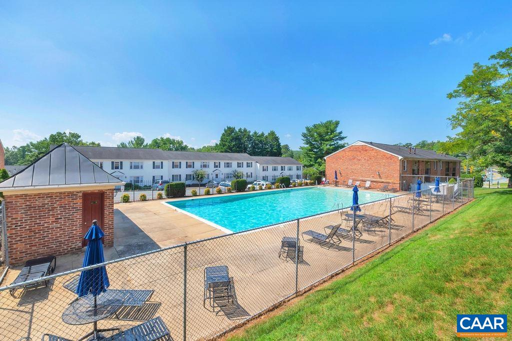 139 HESSIAN HILLS CIR Unit: 3