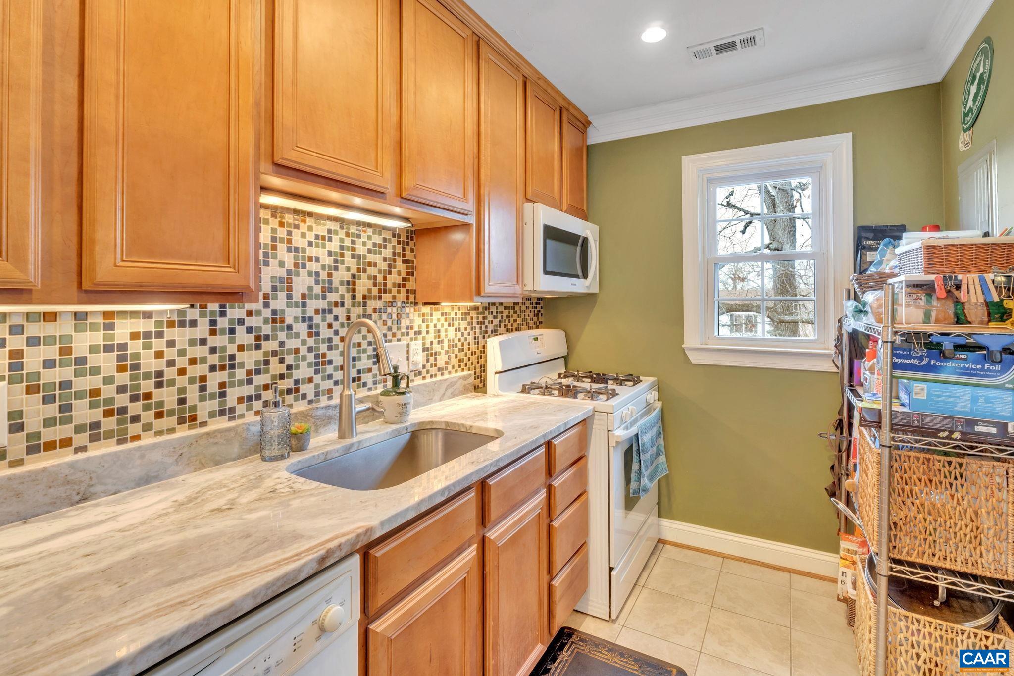 139 HESSIAN HILLS CIR Unit: 3