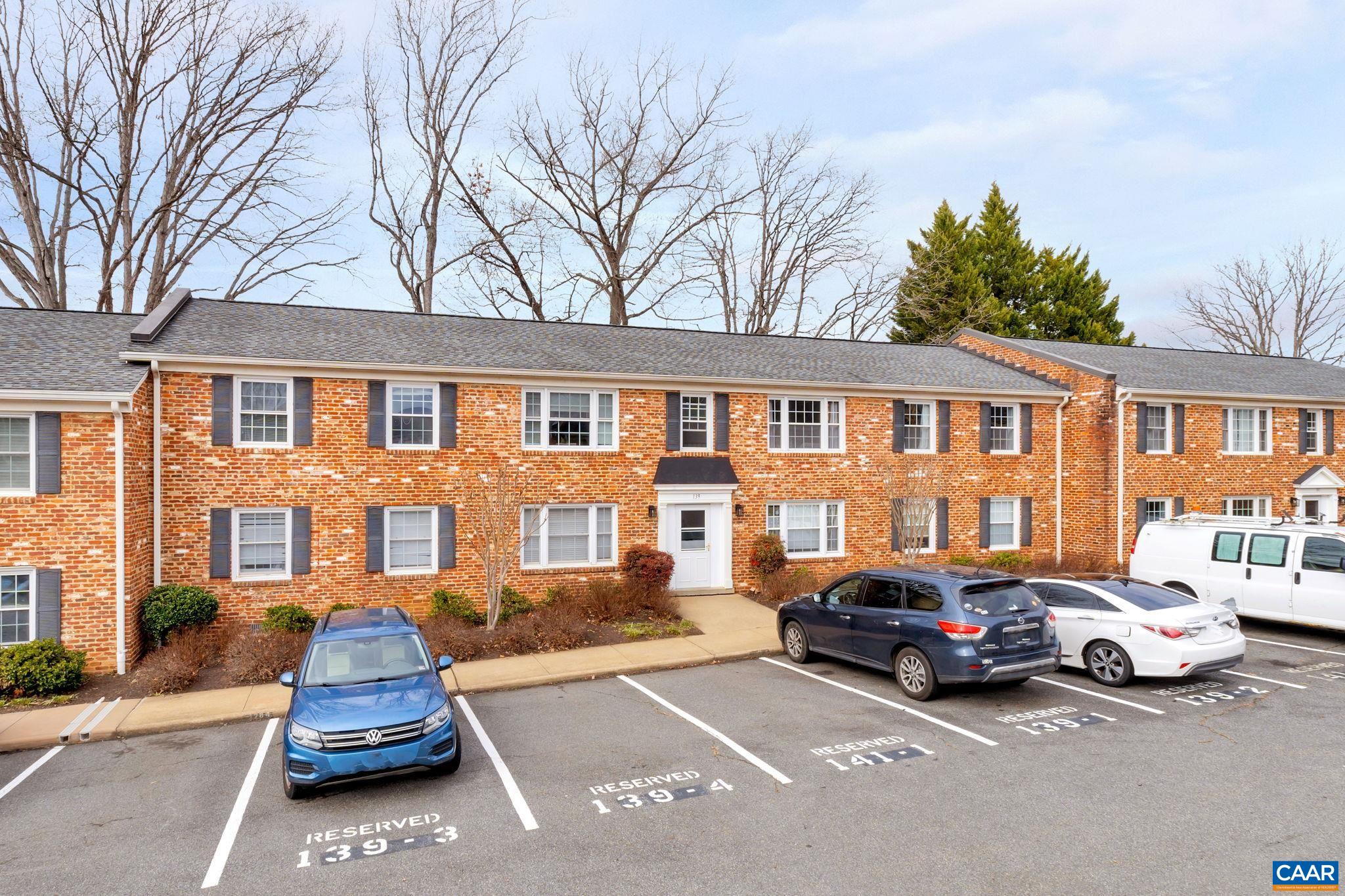 139 HESSIAN HILLS CIR Unit: 3