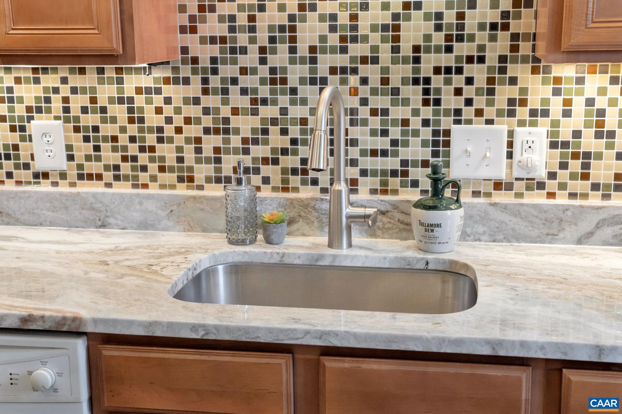 139 HESSIAN HILLS CIR Unit: 3