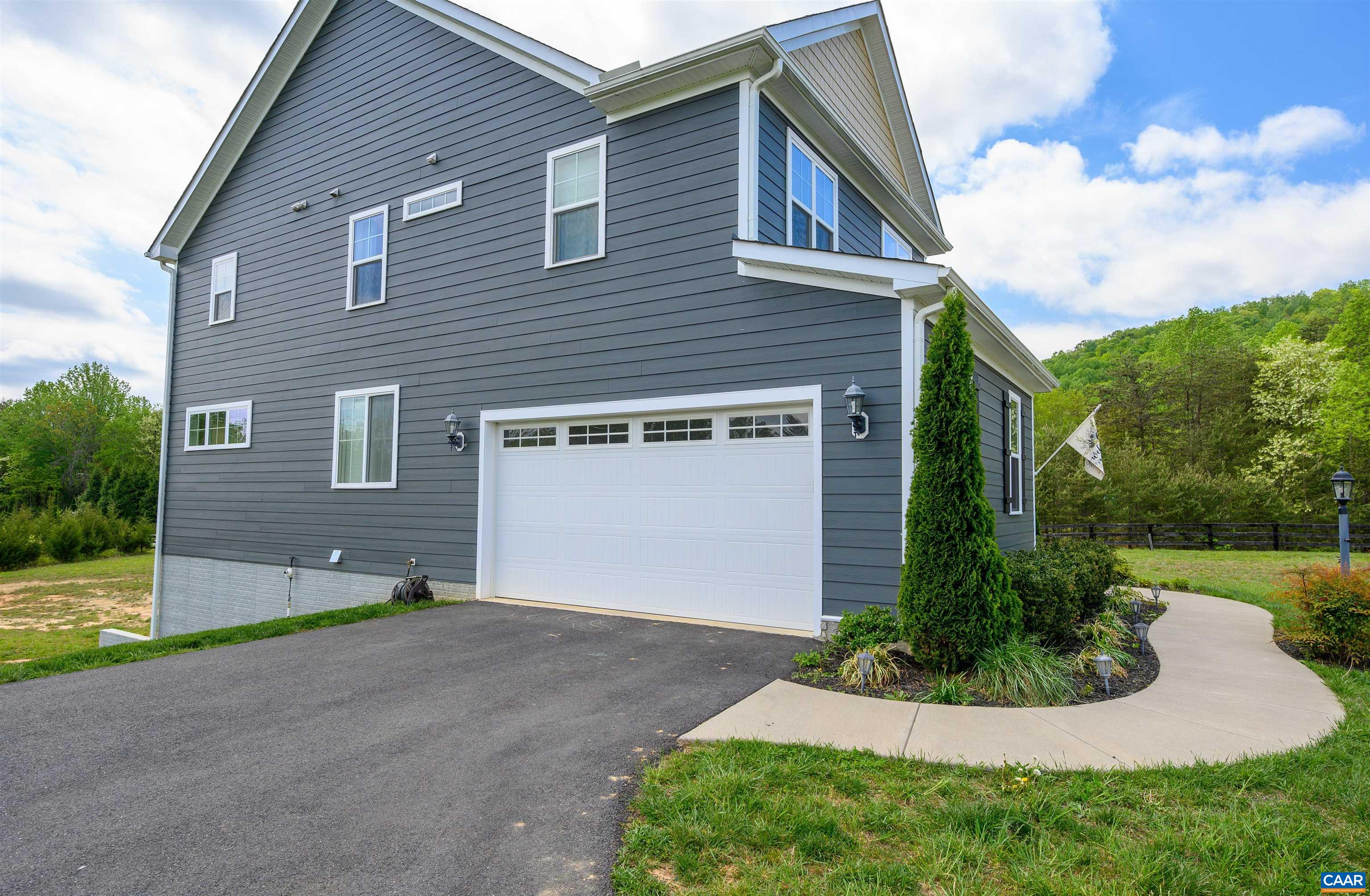 48 YATES CIR