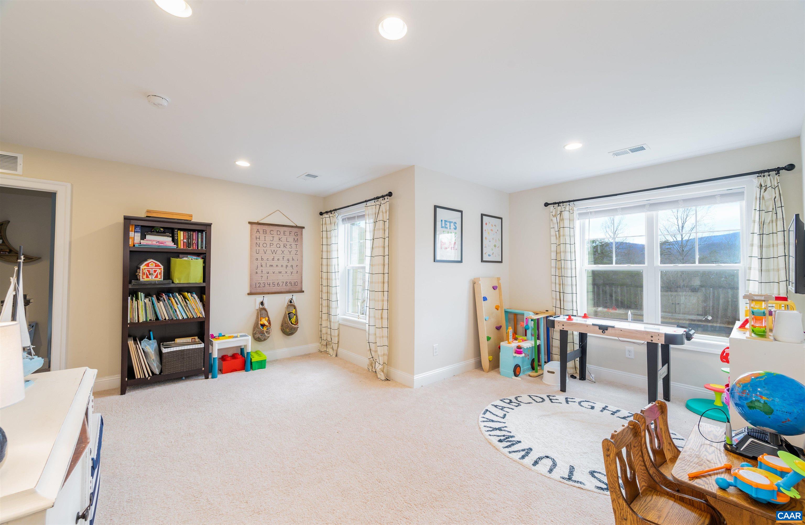 48 YATES CIR