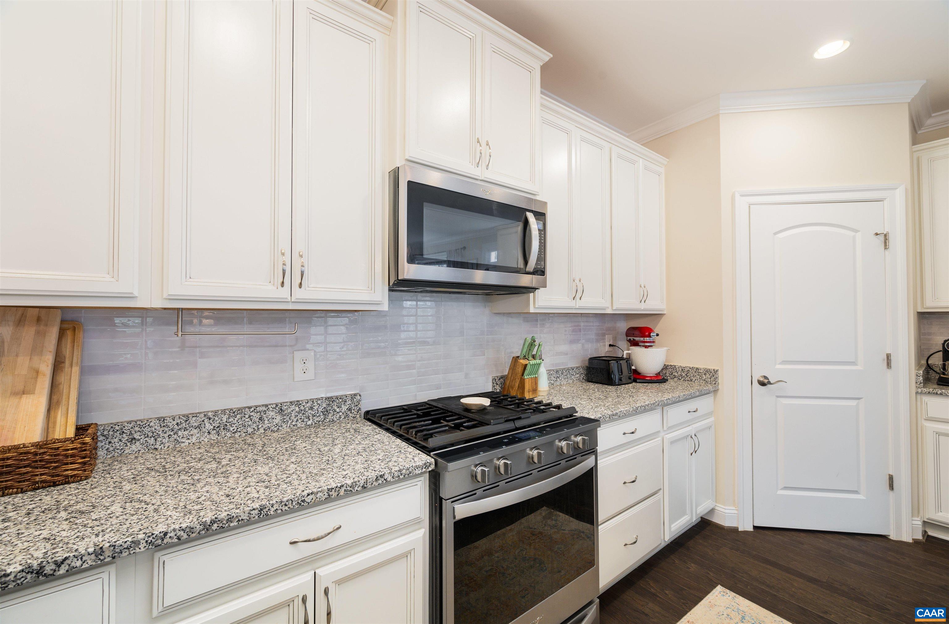 48 YATES CIR