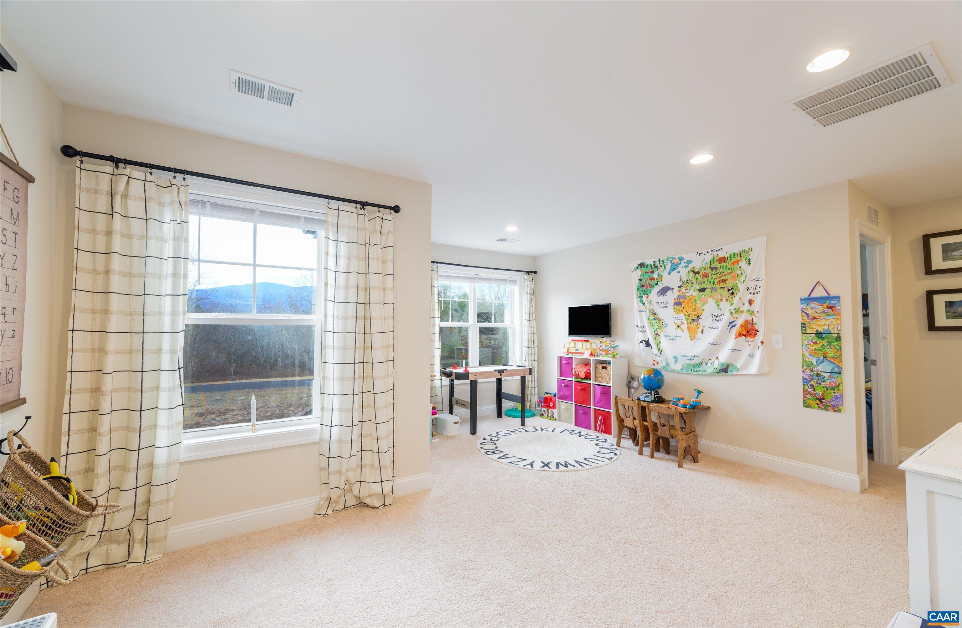 48 YATES CIR