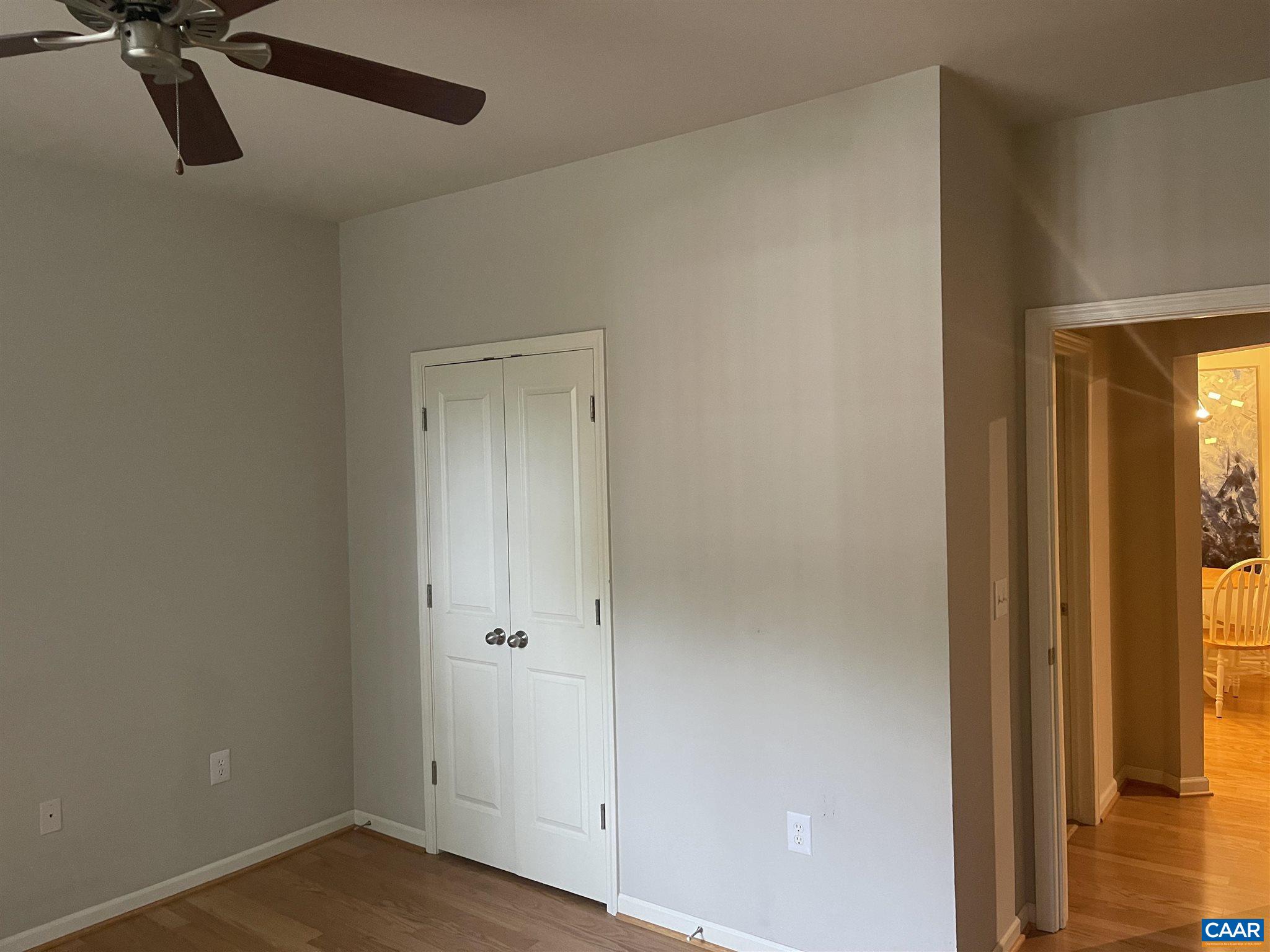 715 WALKER SQ Unit: 1b