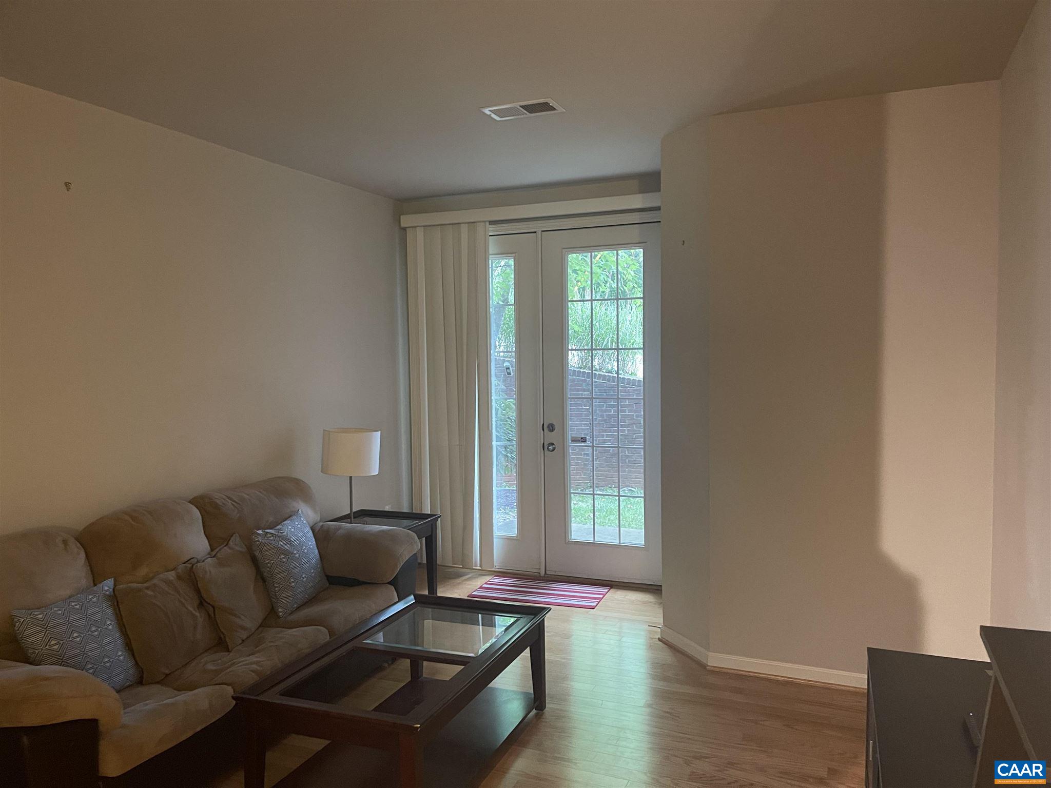 715 WALKER SQ Unit: 1b