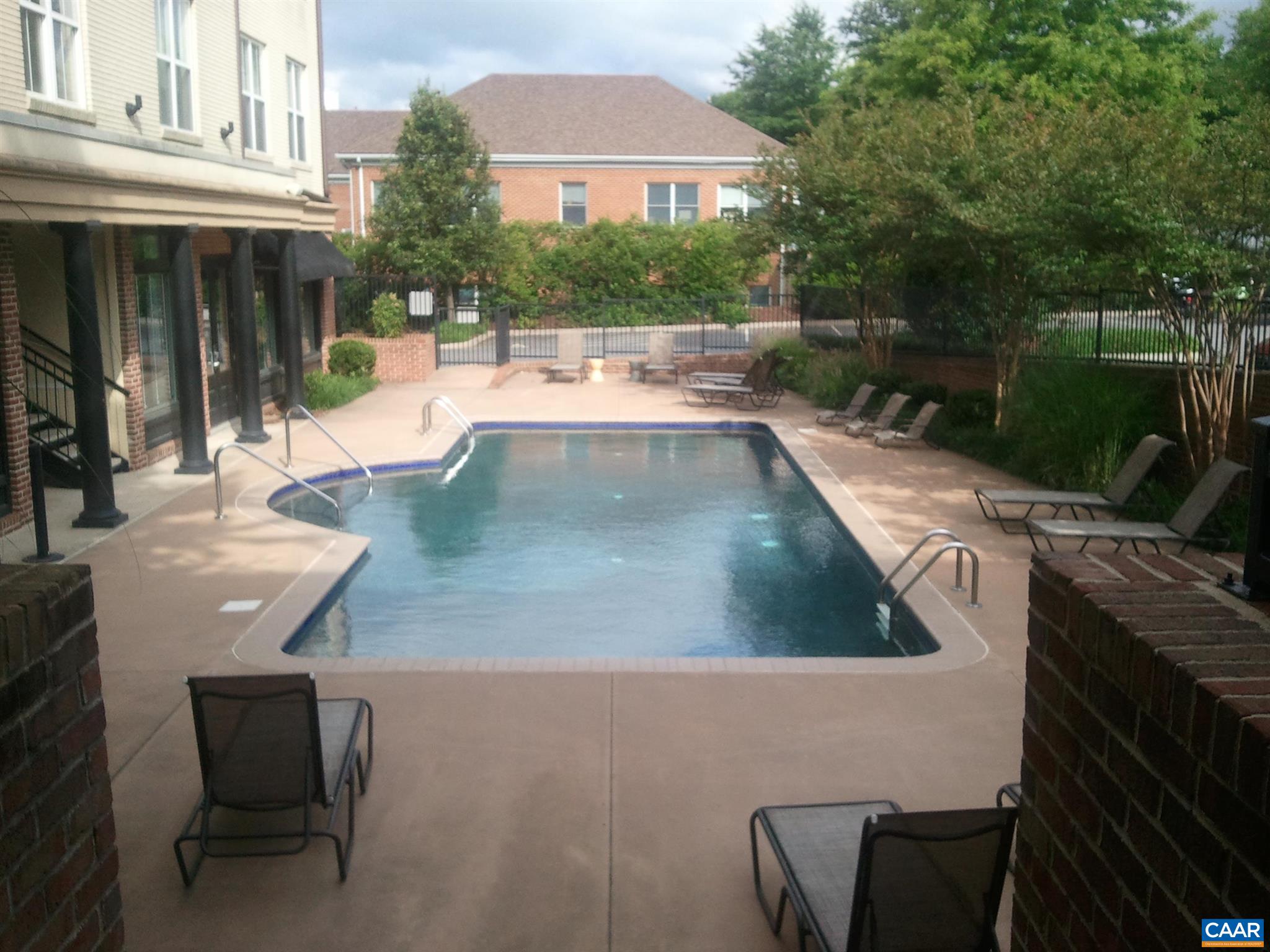 715 WALKER SQ Unit: 1b