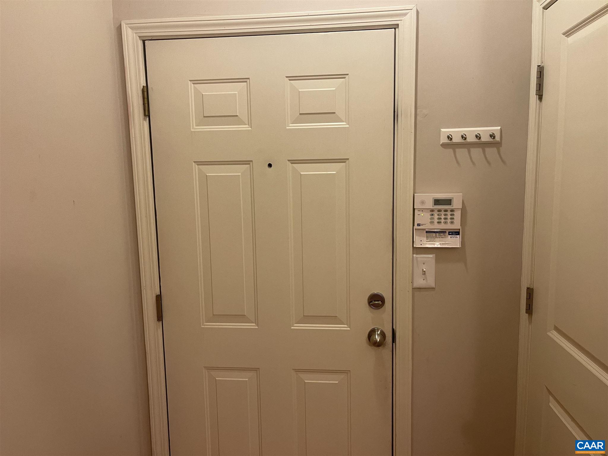 715 WALKER SQ Unit: 1b