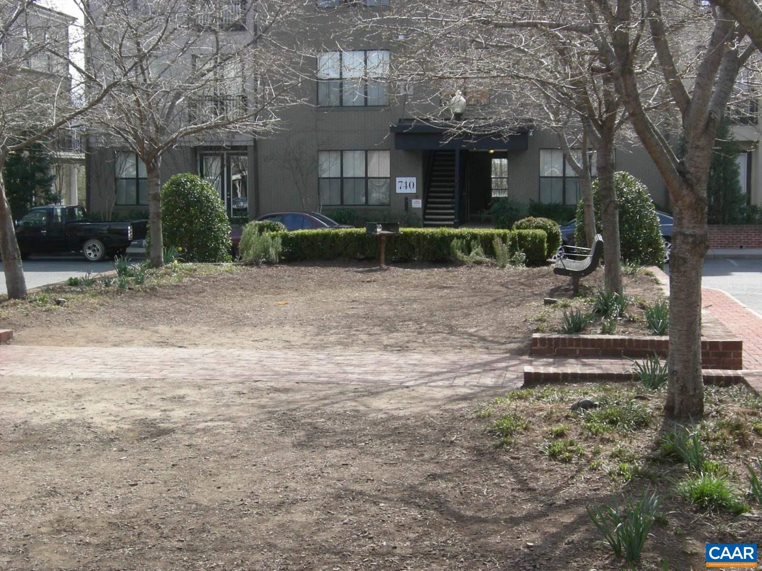 715 WALKER SQ Unit: 1b