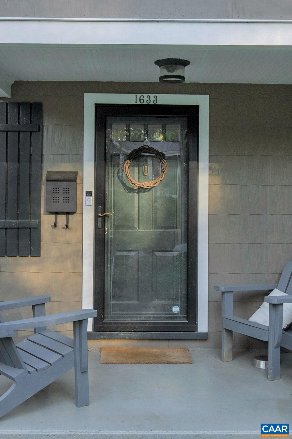1633 MULBERRY AVE